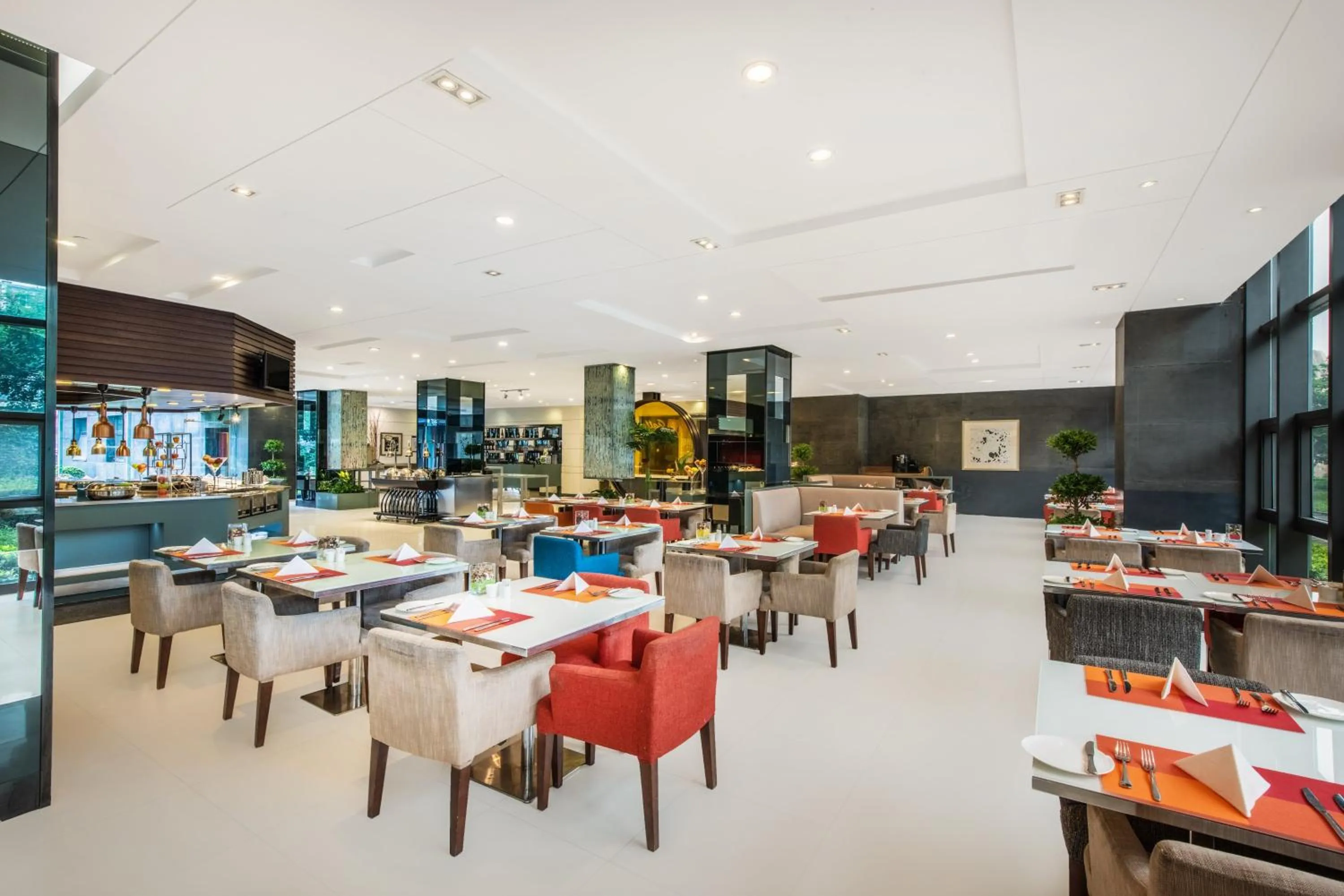 Restaurant/places to eat in Holiday Inn Beijing Deshengmen by IHG