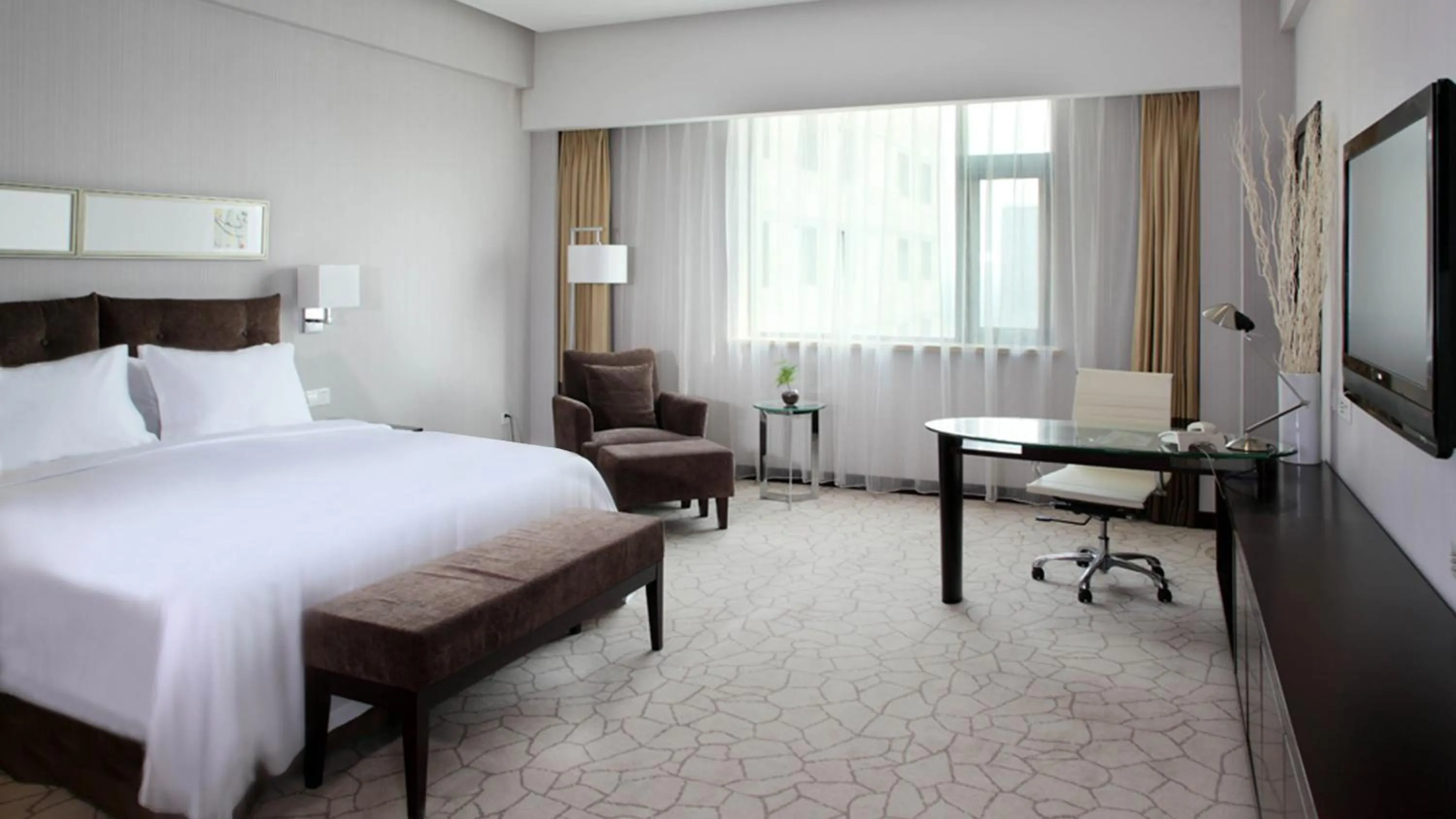 Photo of the whole room, Bed in Holiday Inn Beijing Deshengmen by IHG