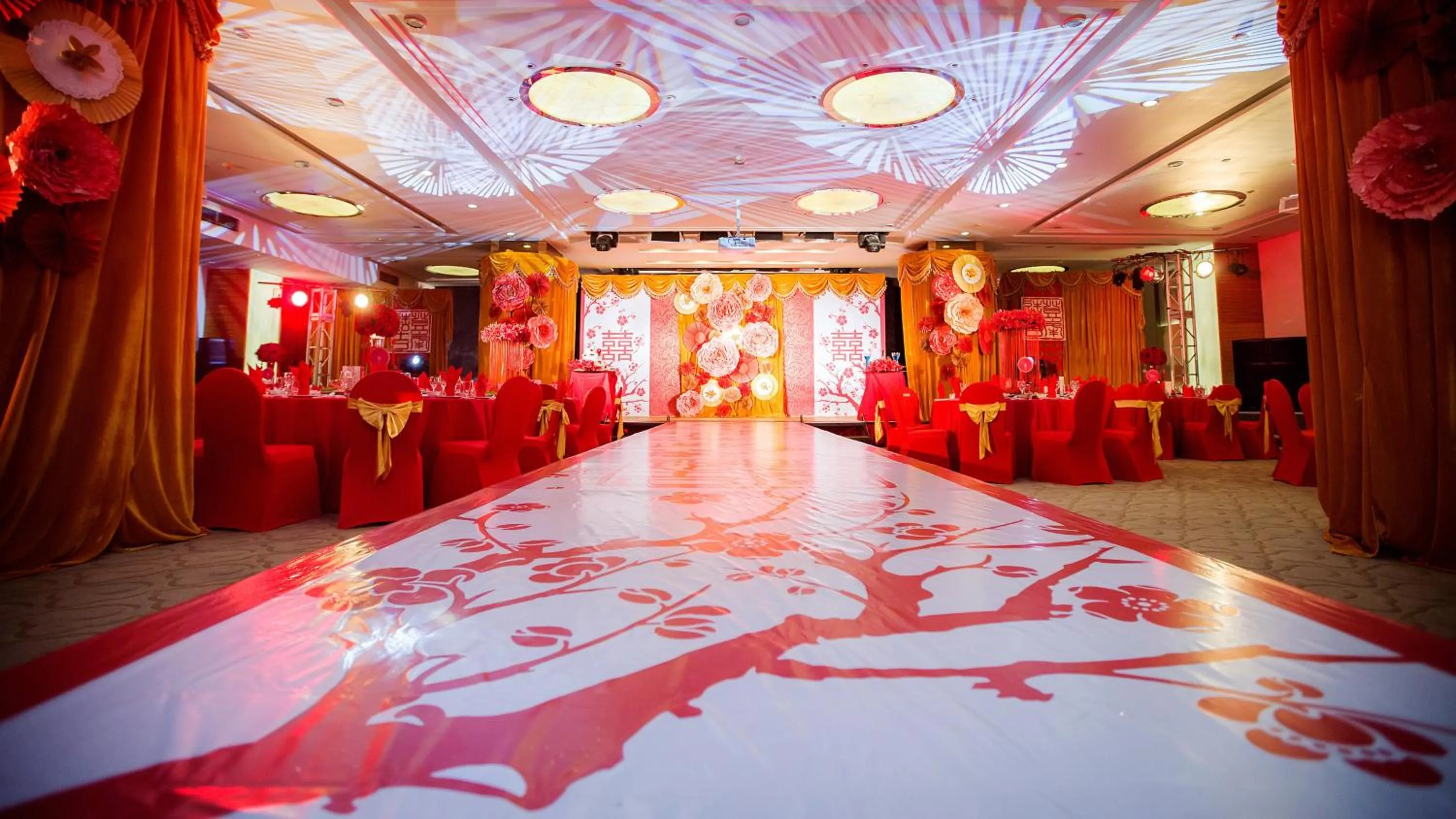 Meeting/conference room in Holiday Inn Beijing Deshengmen by IHG