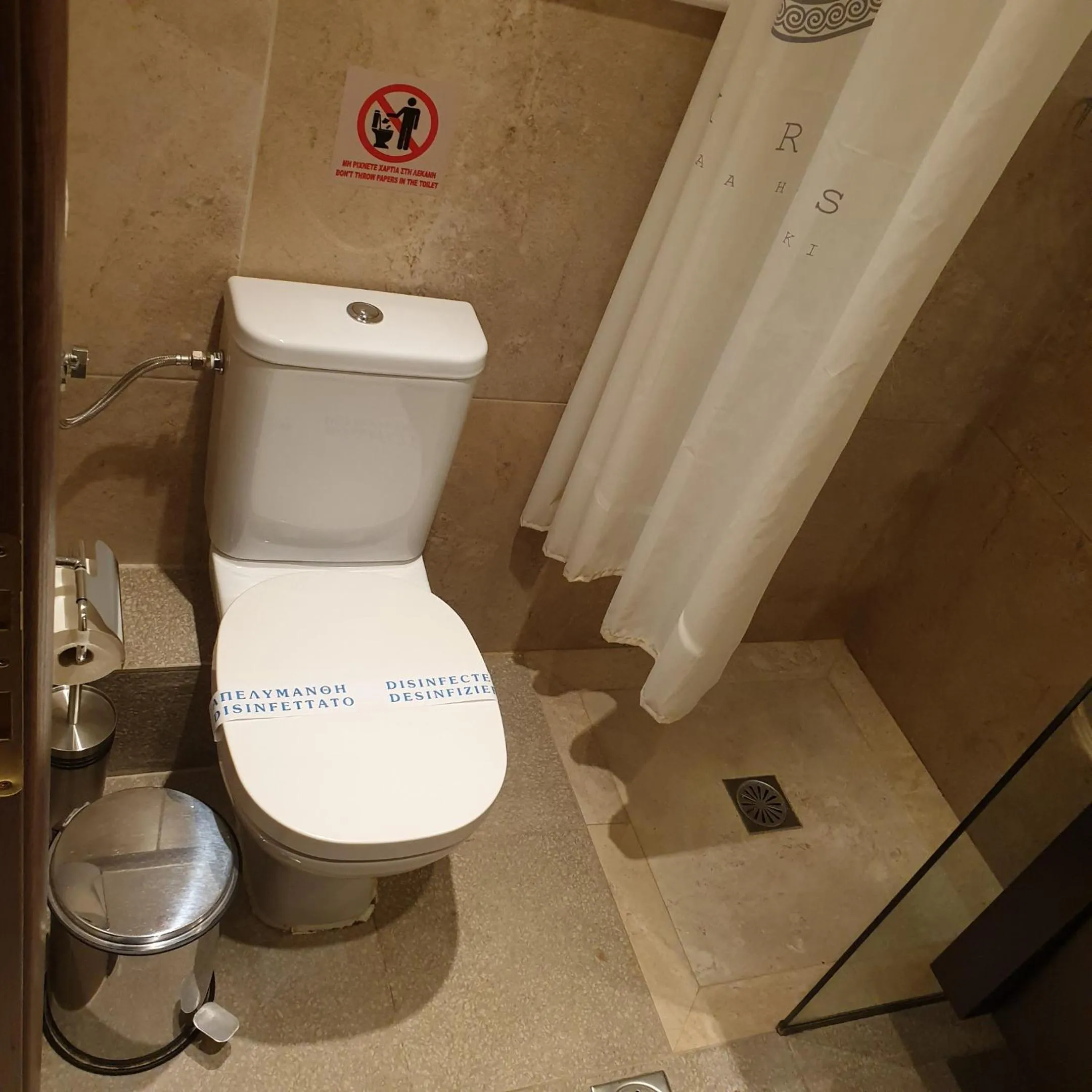 Toilet in Kappa Rooms