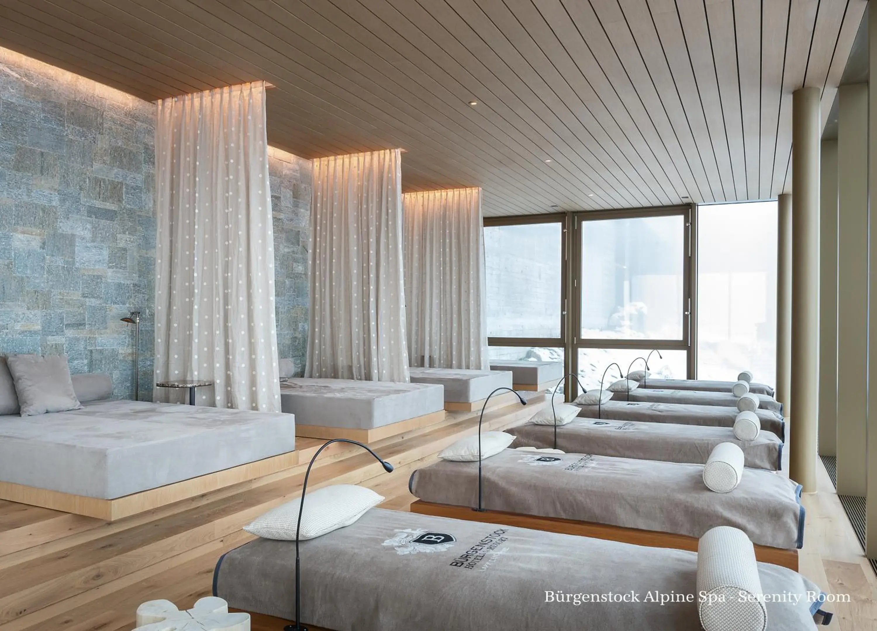 Spa and wellness centre/facilities, Bed in Bürgenstock Hotel & Alpine Spa Spa and wellness centre/facilities, Bed in Bürgenstock Hotel & Alpine Spa