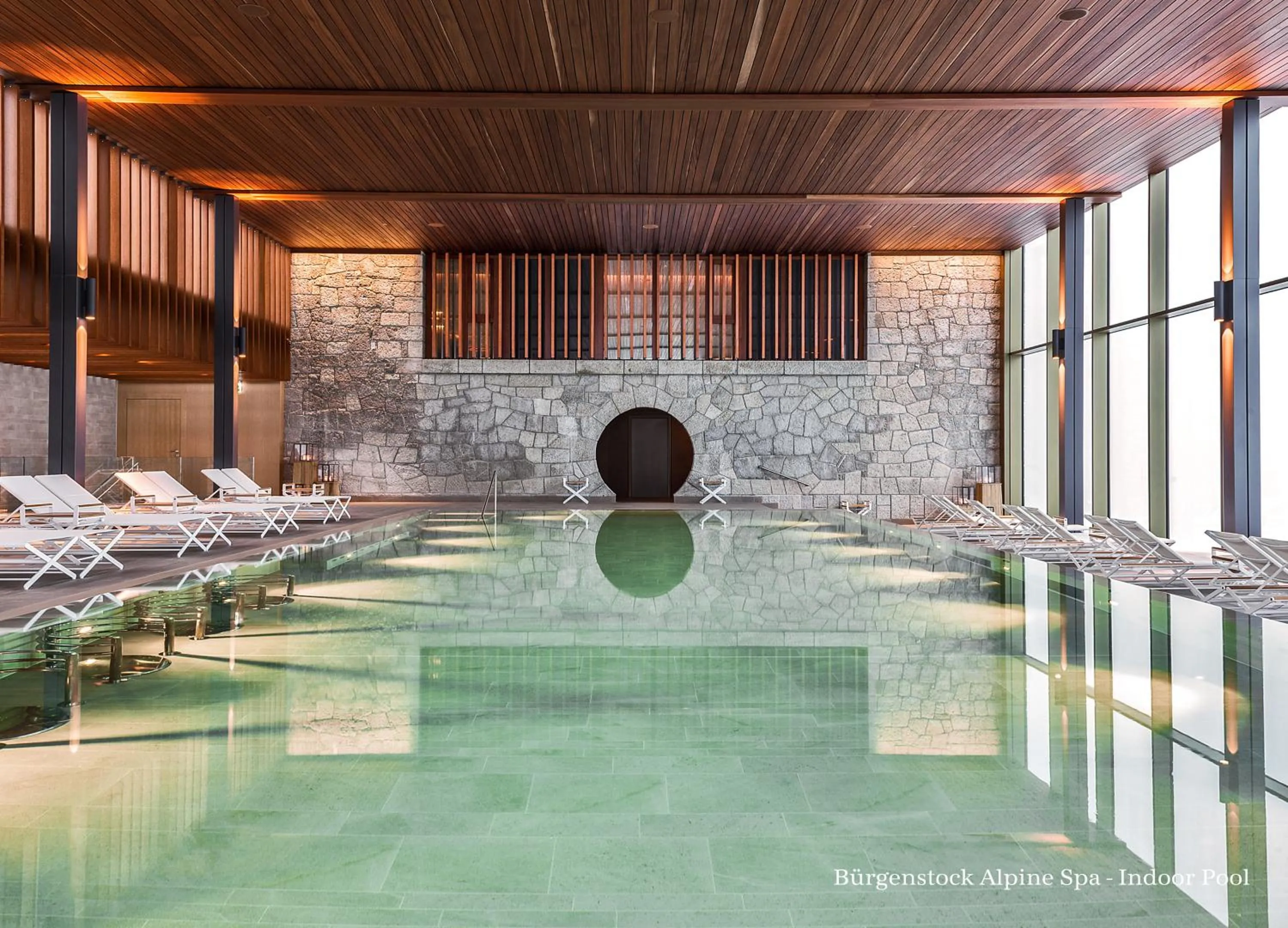 Swimming pool in Bürgenstock Hotel & Alpine Spa