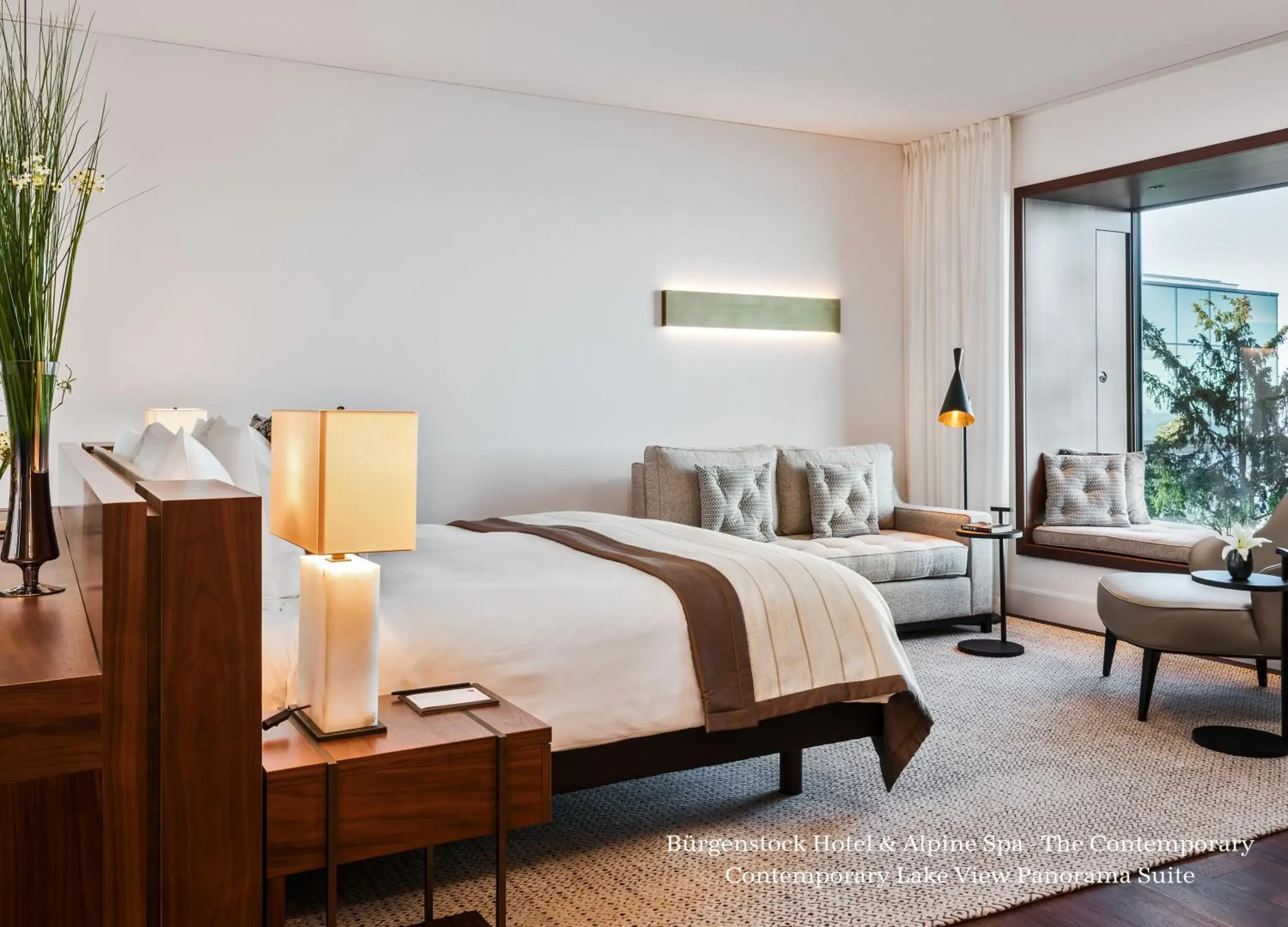 Bed in Bürgenstock Hotel & Alpine Spa Bed in Bürgenstock Hotel & Alpine Spa