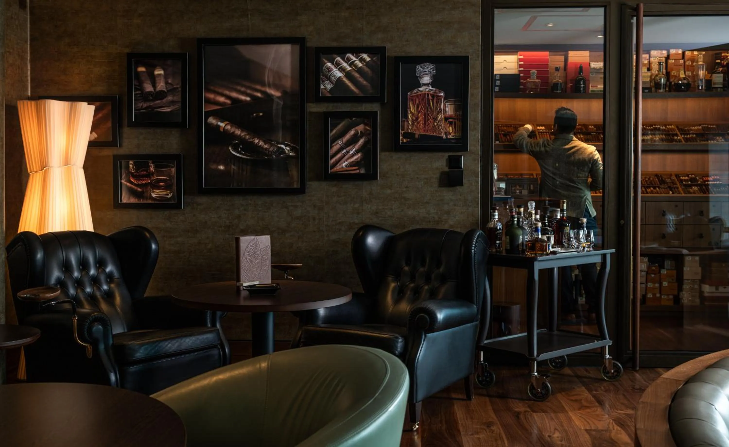 Lounge or bar in Bürgenstock Hotel & Alpine Spa