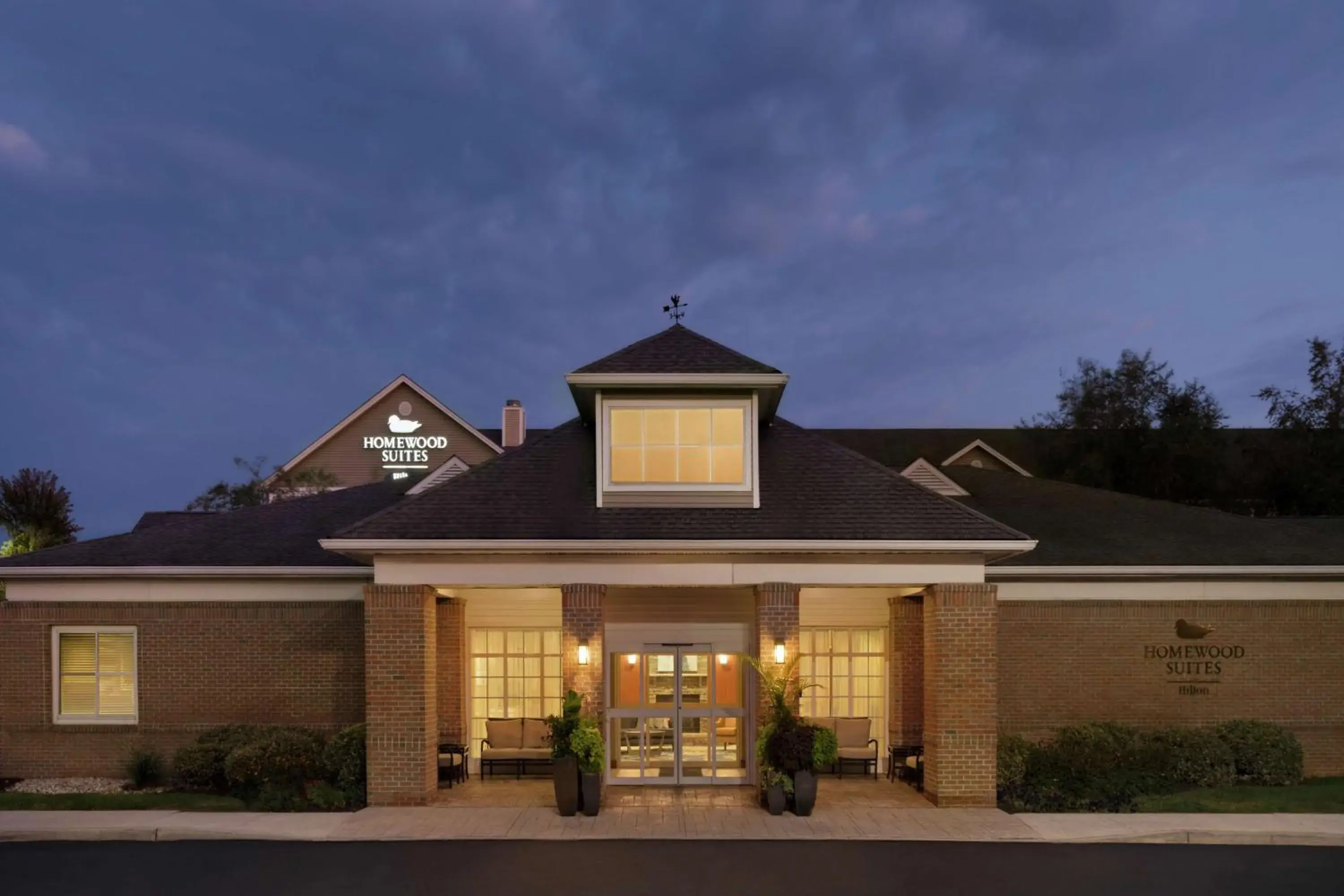 Property building in Homewood Suites by Hilton Allentown-Bethlehem Airport Property building in Homewood Suites by Hilton Allentown-Bethlehem Airport