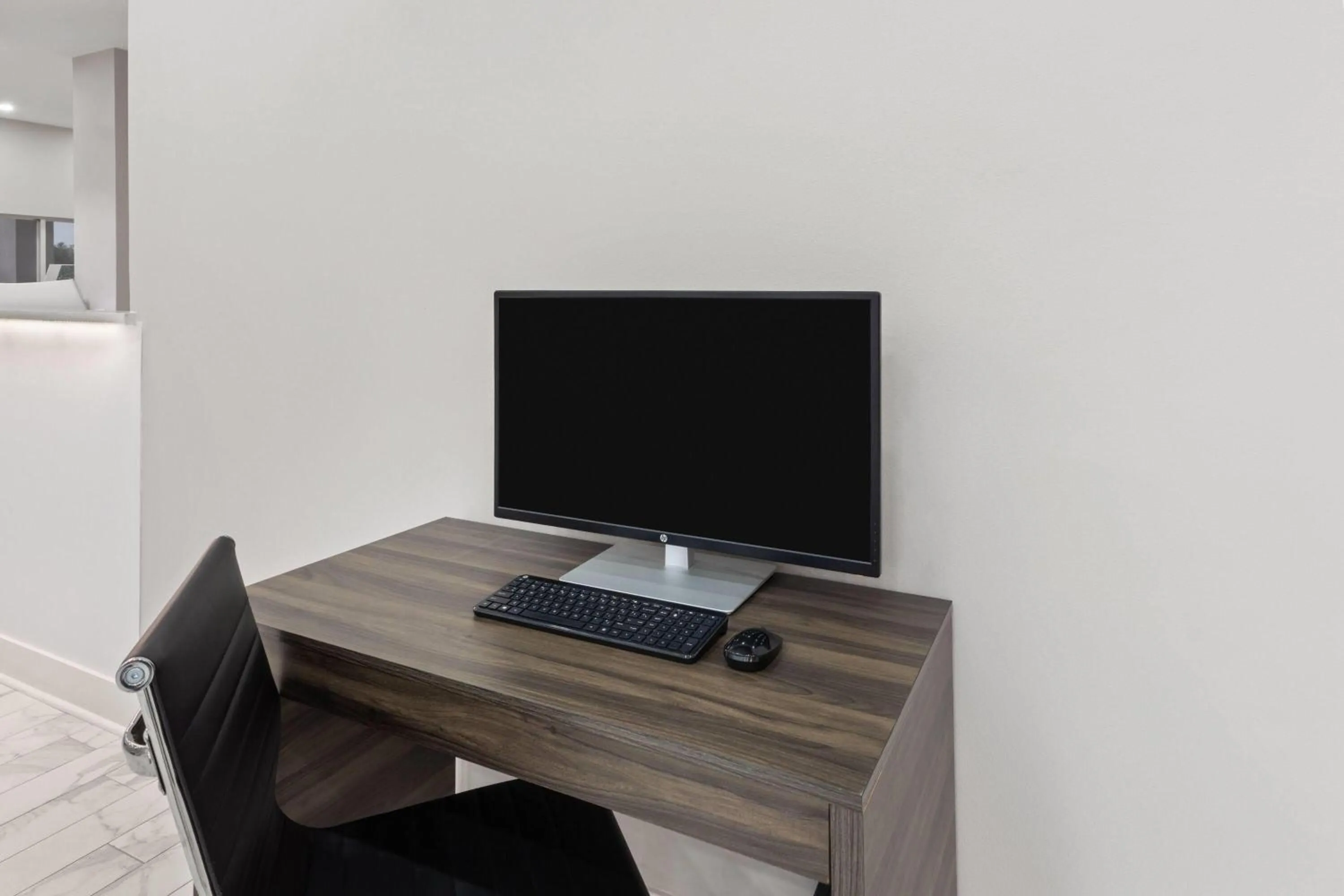 Business facilities in Ramada by Wyndham Kenner New Orleans Airport South