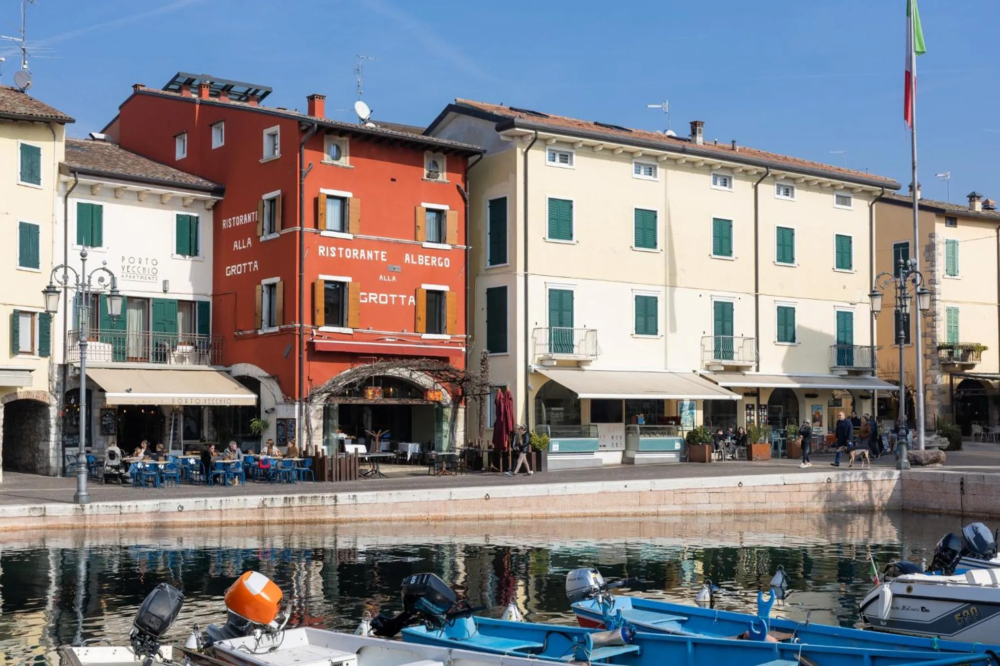 Property building in Hotel alla Grotta