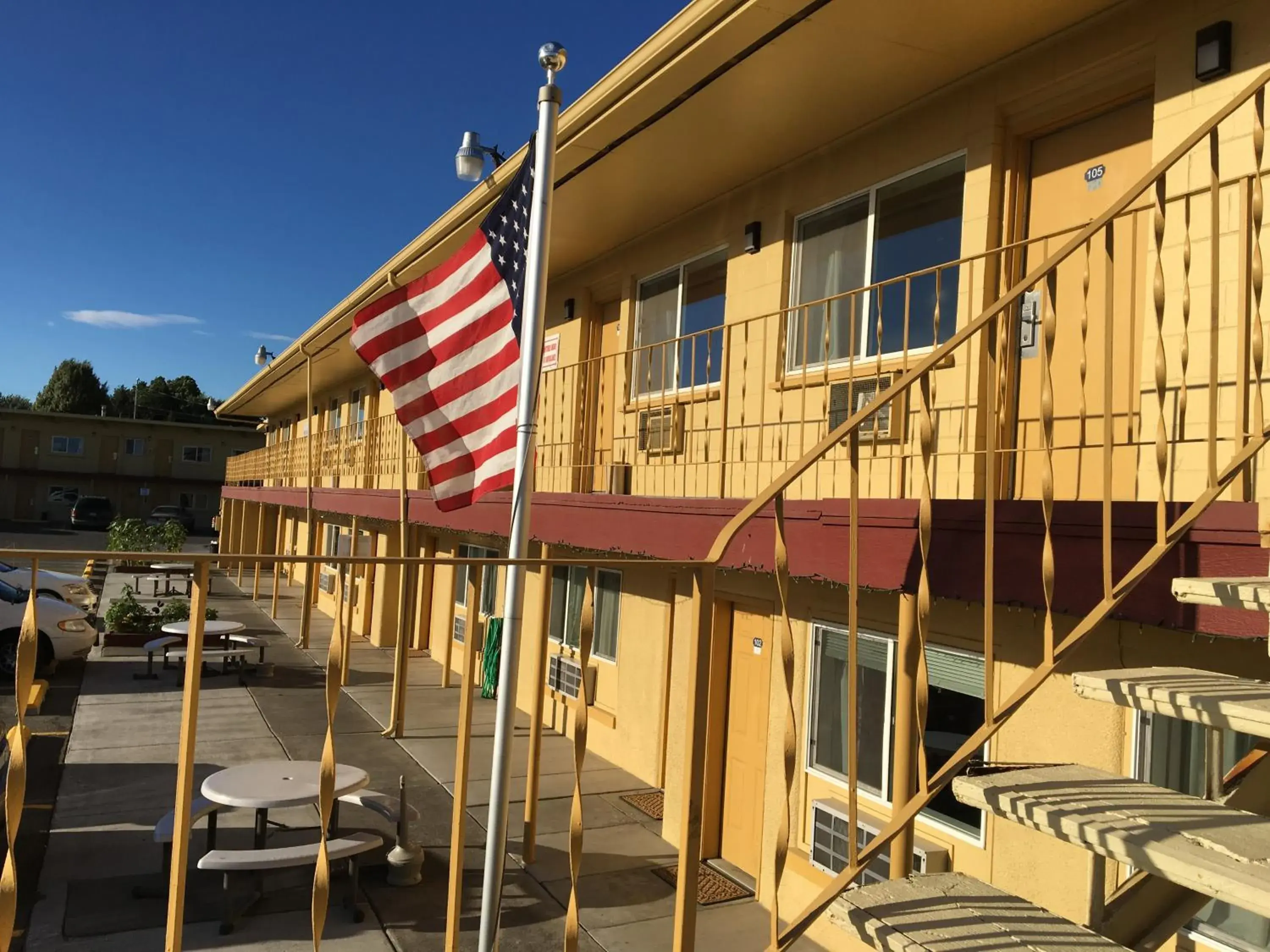 Property building, Balcony/Terrace in Travel Inn