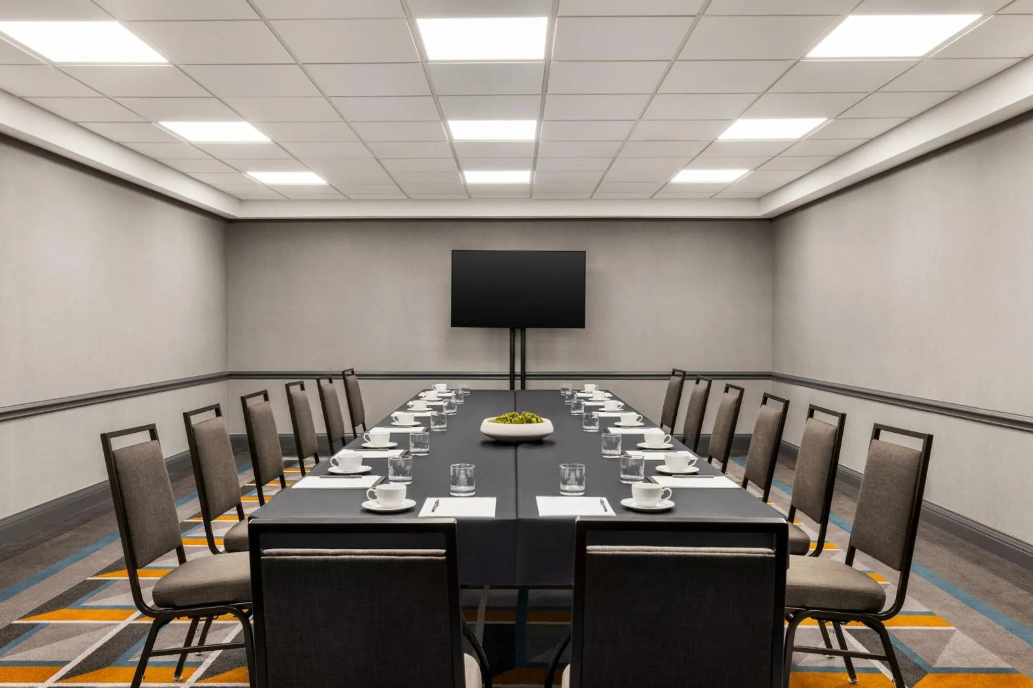 Meeting/conference room in Crowne Plaza Louisville Airport Expo Ctr by IHG