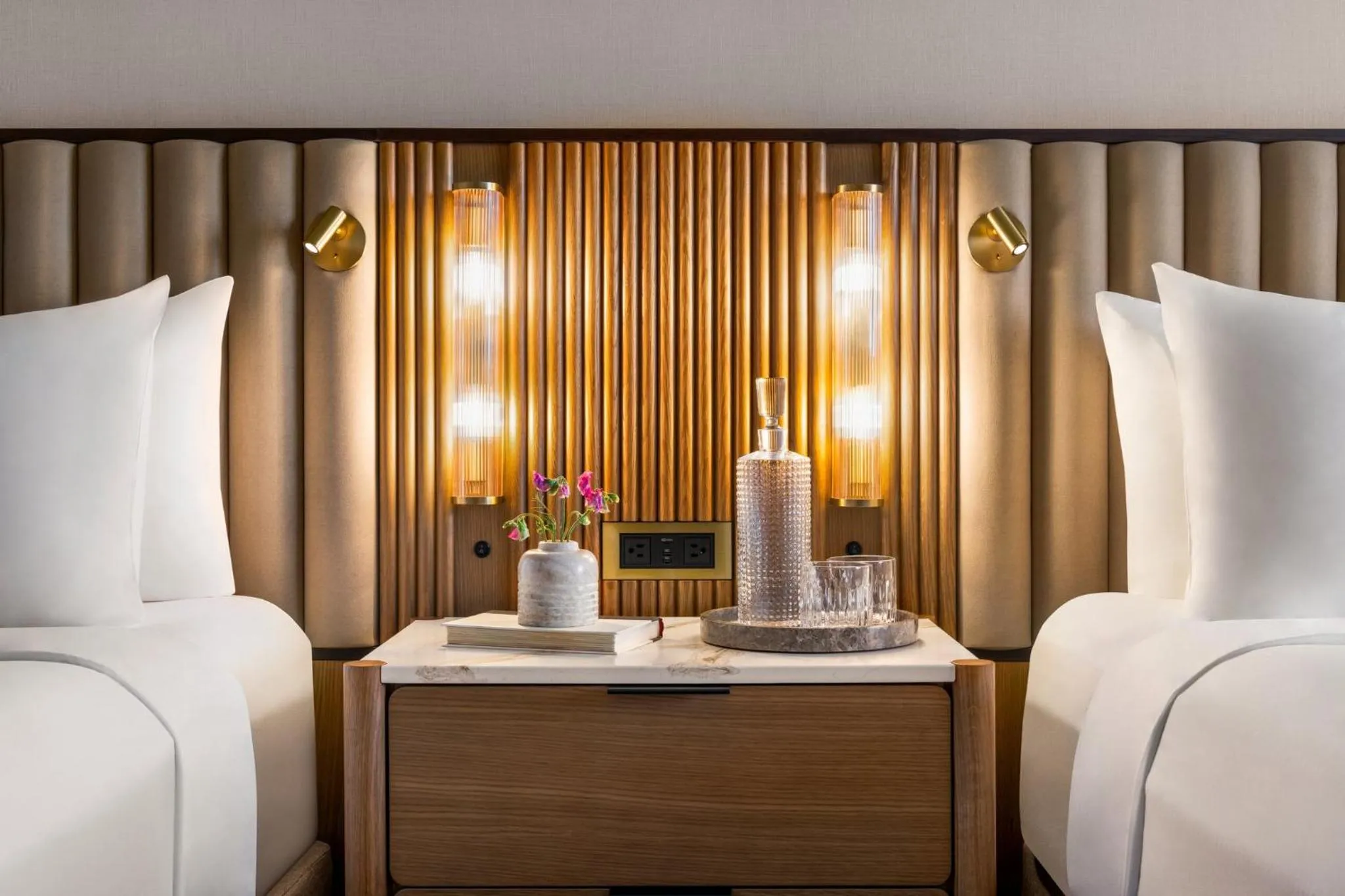 Photo of the whole room, Bed in Crowne Plaza Louisville Airport Expo Ctr by IHG