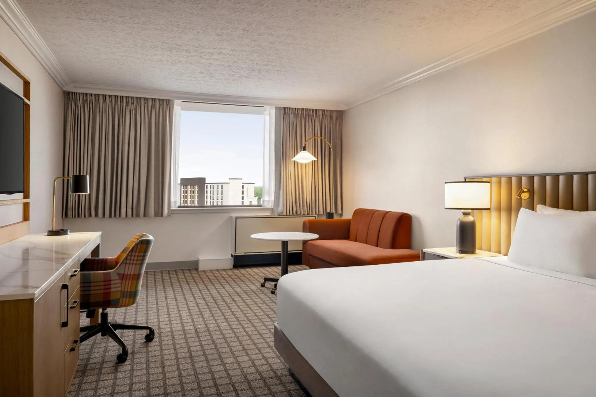 Photo of the whole room, Bed in Crowne Plaza Louisville Airport Expo Ctr by IHG