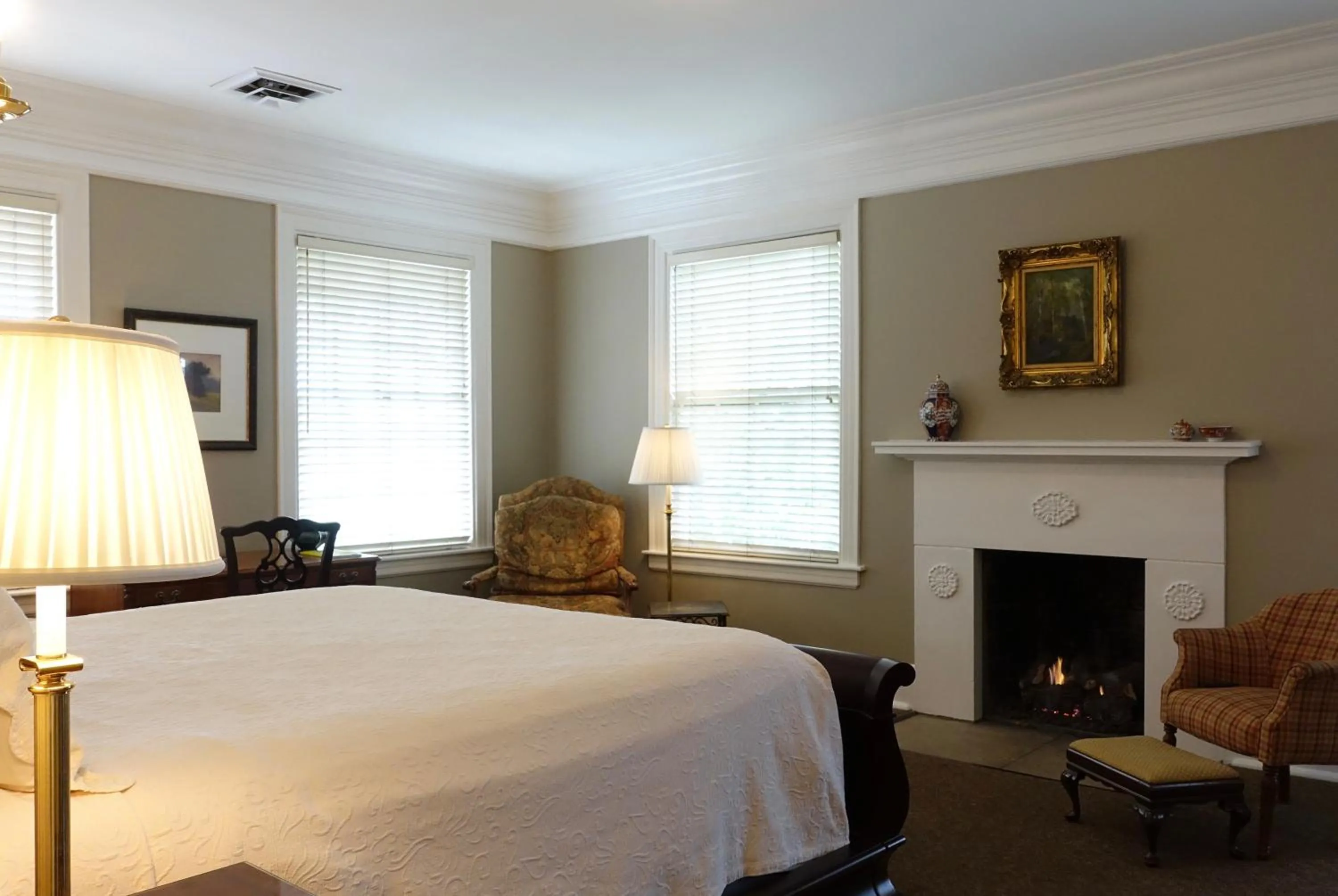 Bed in Bluff View Inn