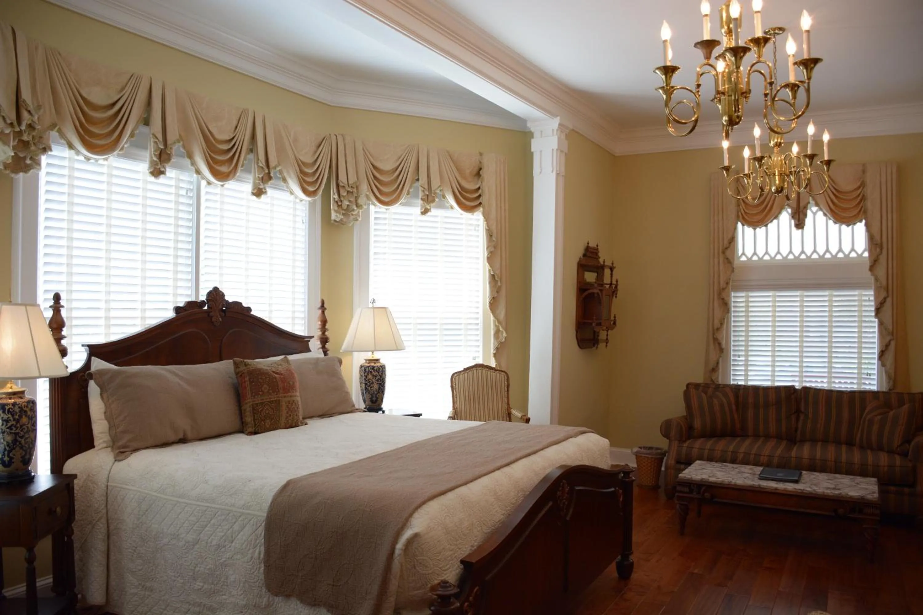 Bed in Bluff View Inn