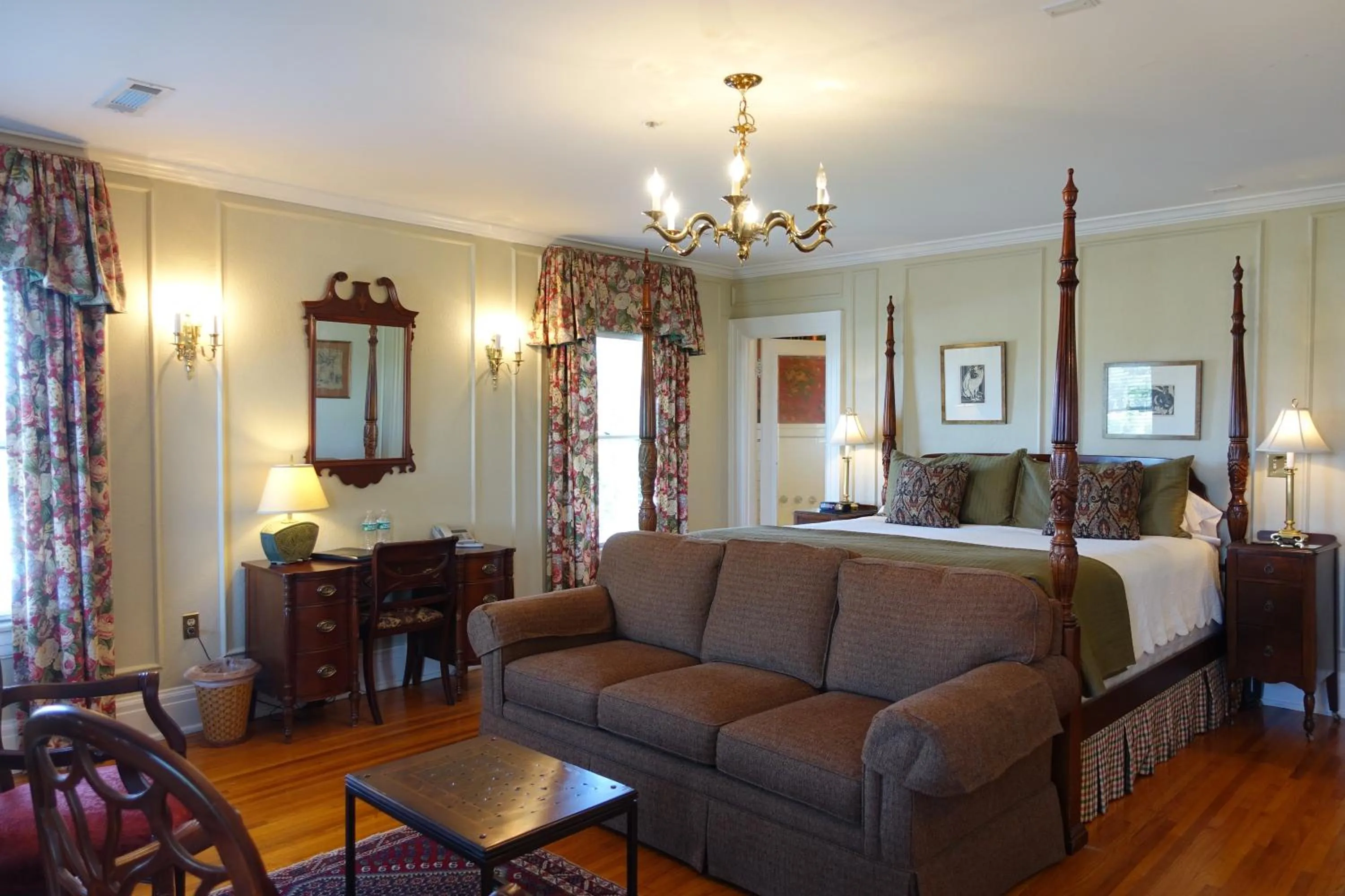 Bed in Bluff View Inn