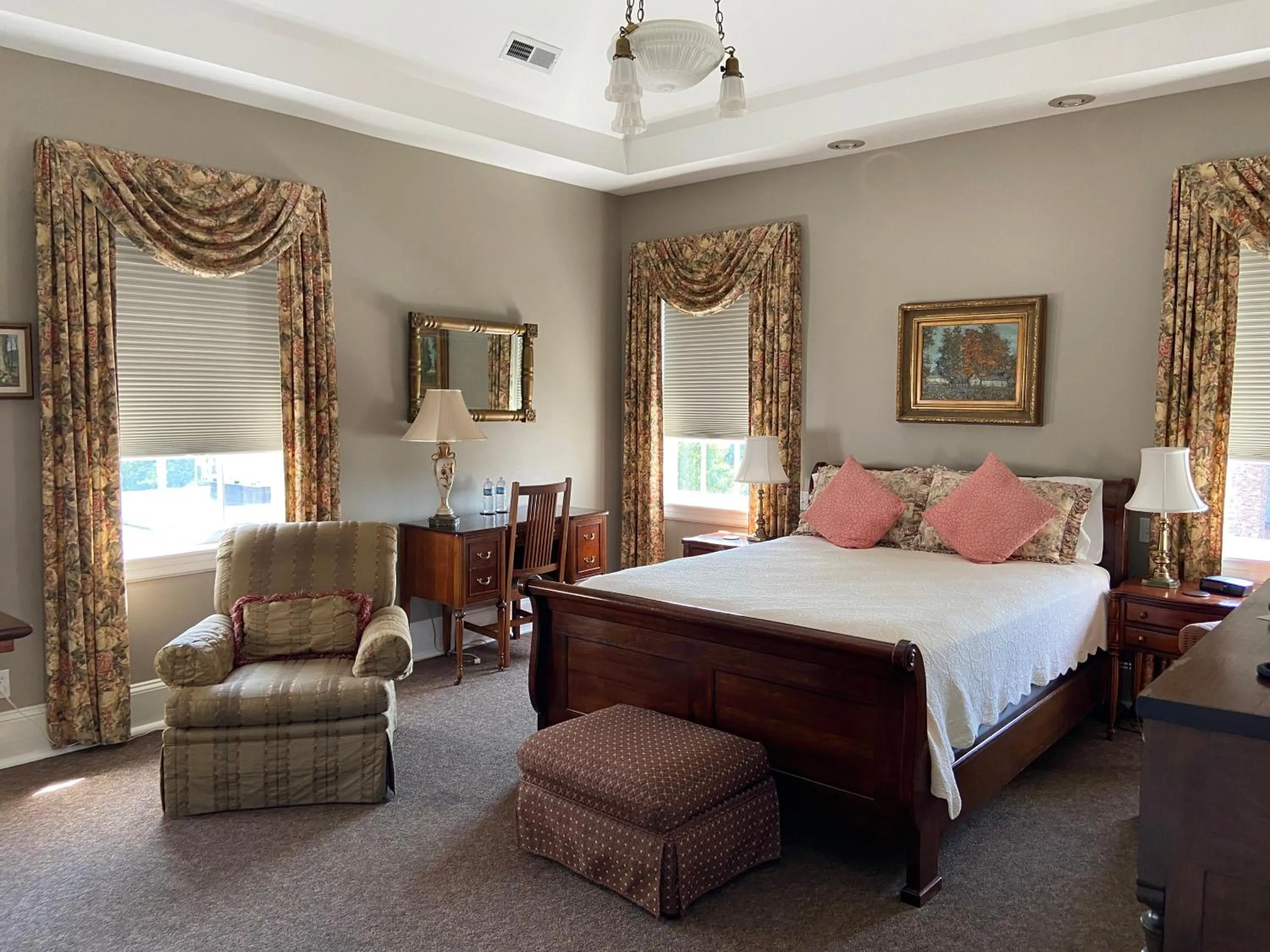Bed in Bluff View Inn