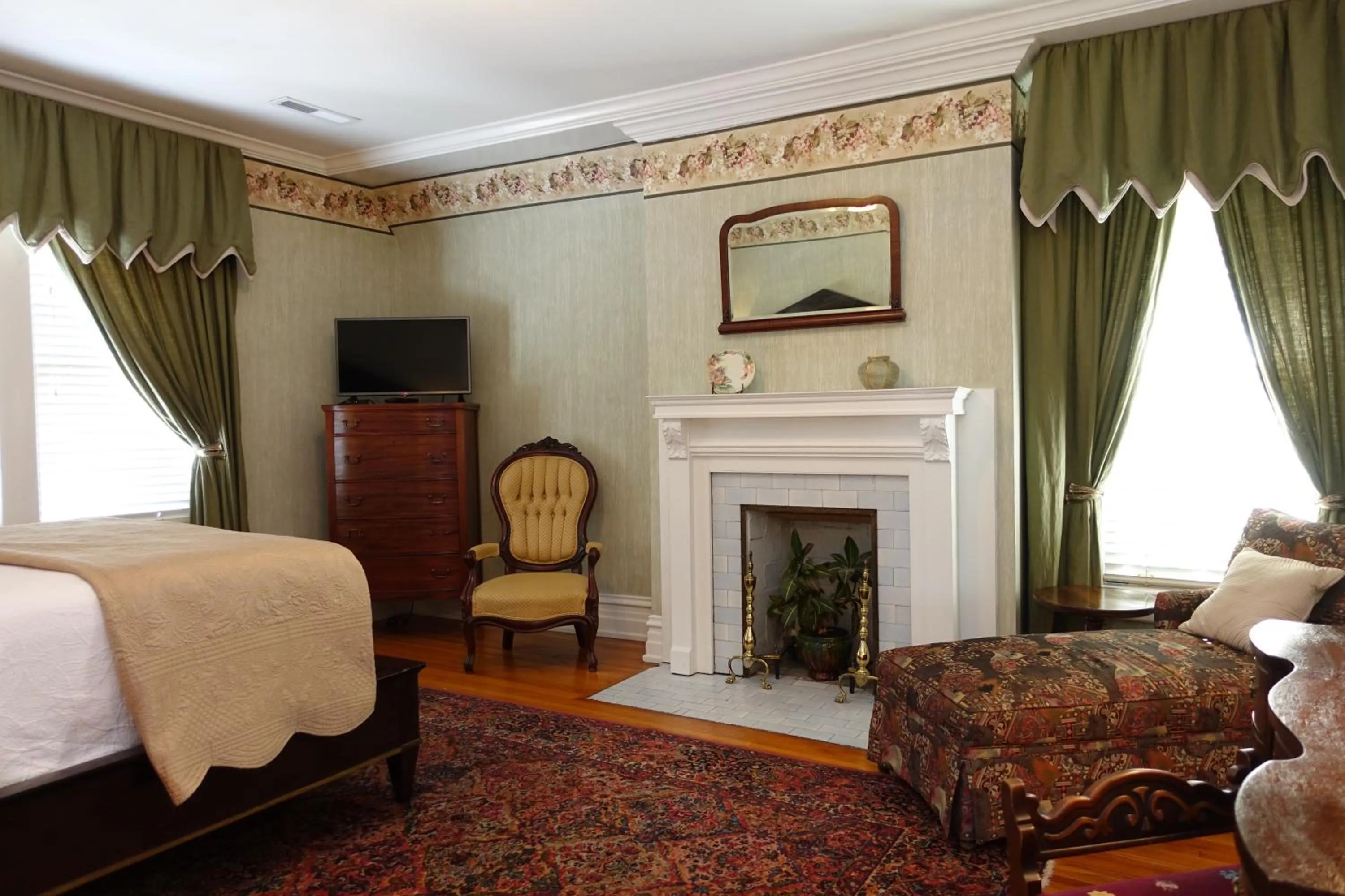 Bed in Bluff View Inn