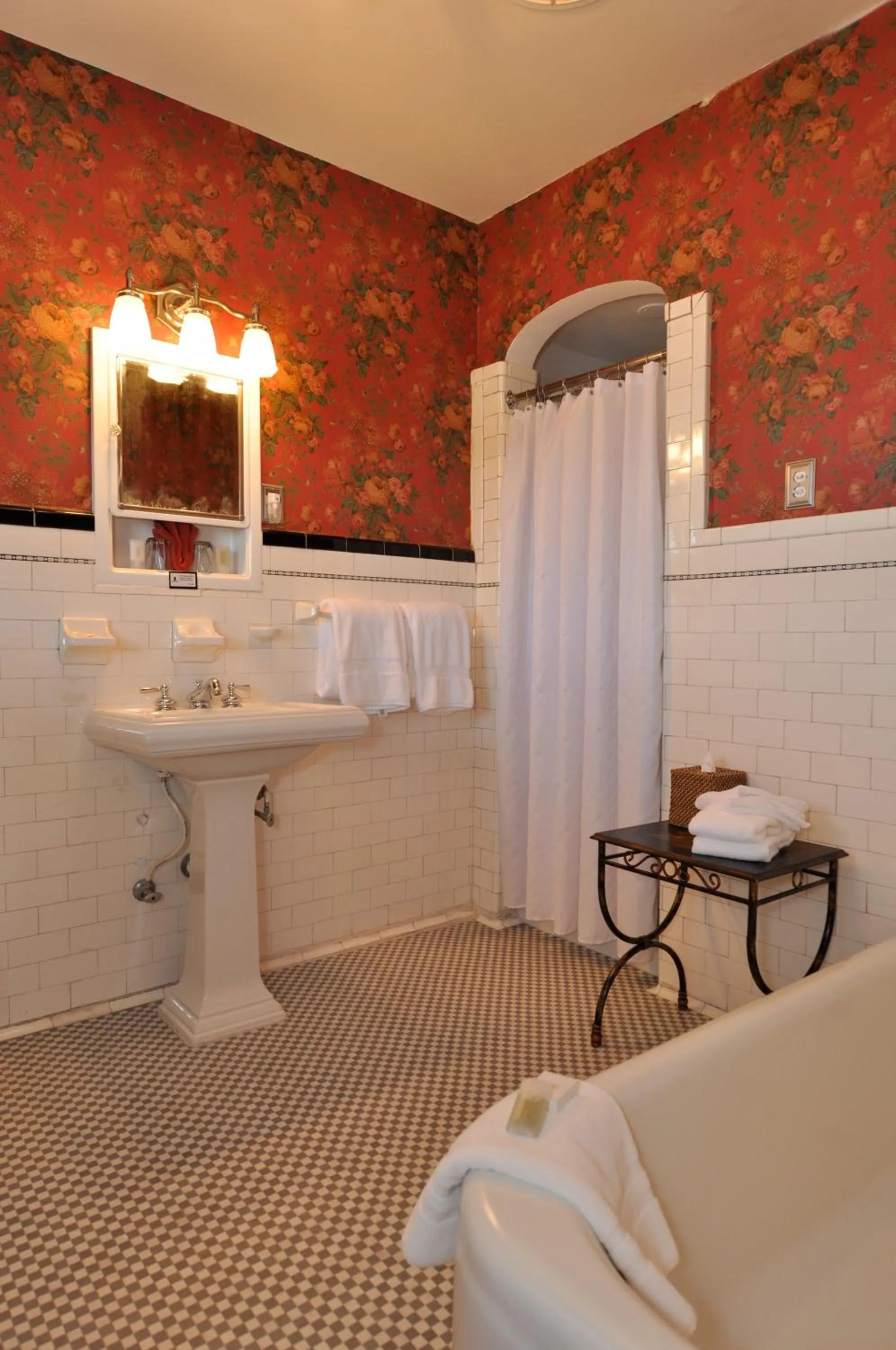Bathroom in Bluff View Inn