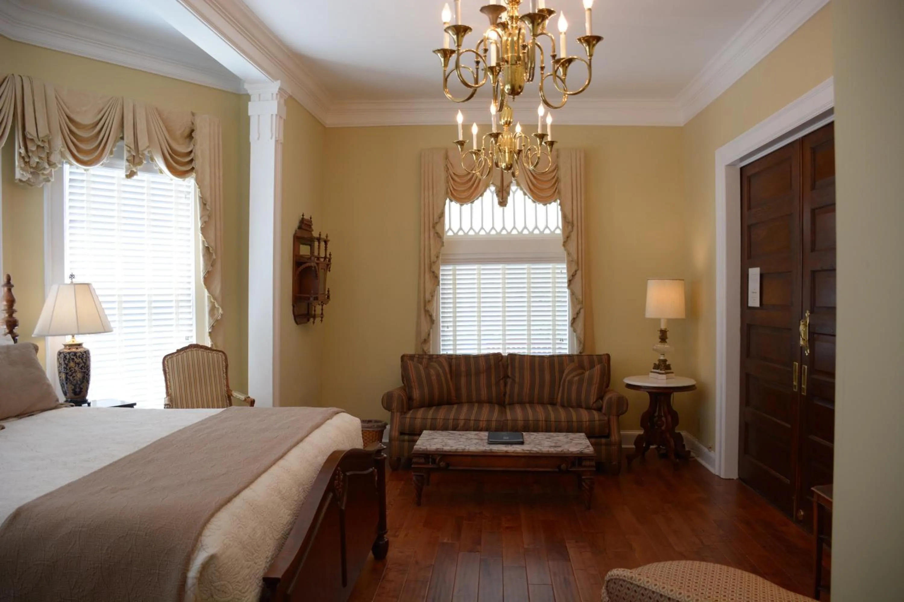 Bed in Bluff View Inn