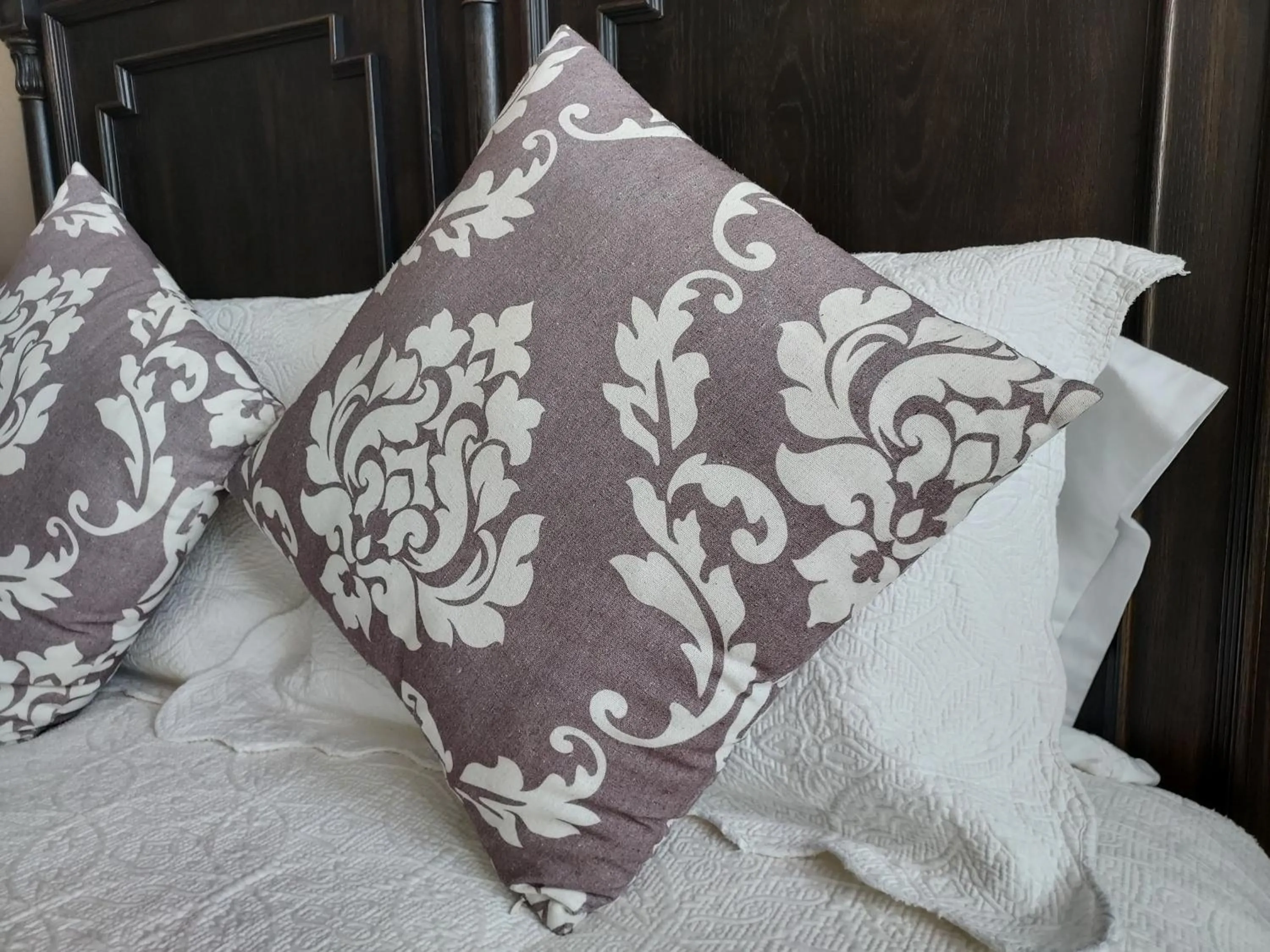 Bed in Bluff View Inn