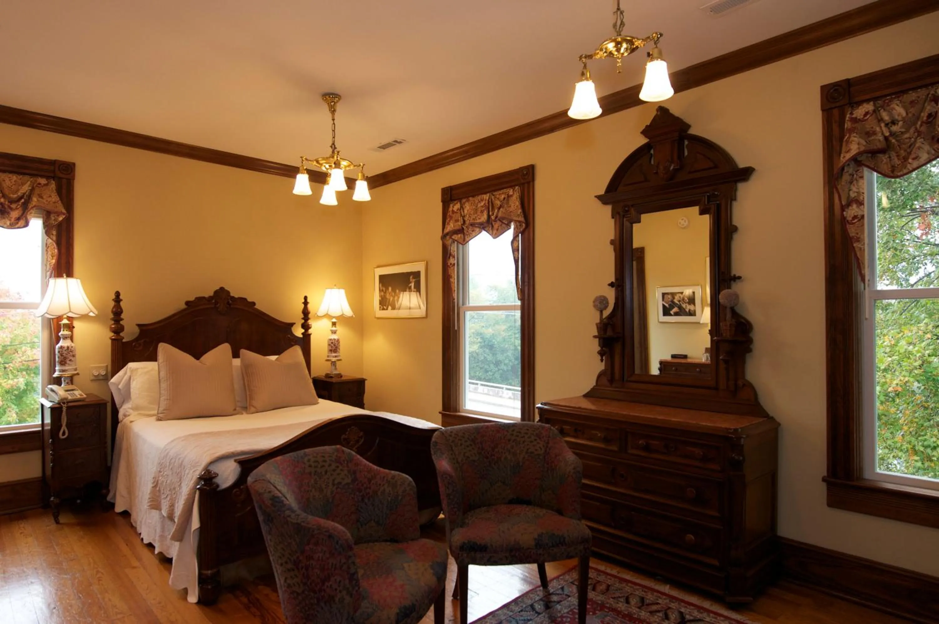 Bed in Bluff View Inn