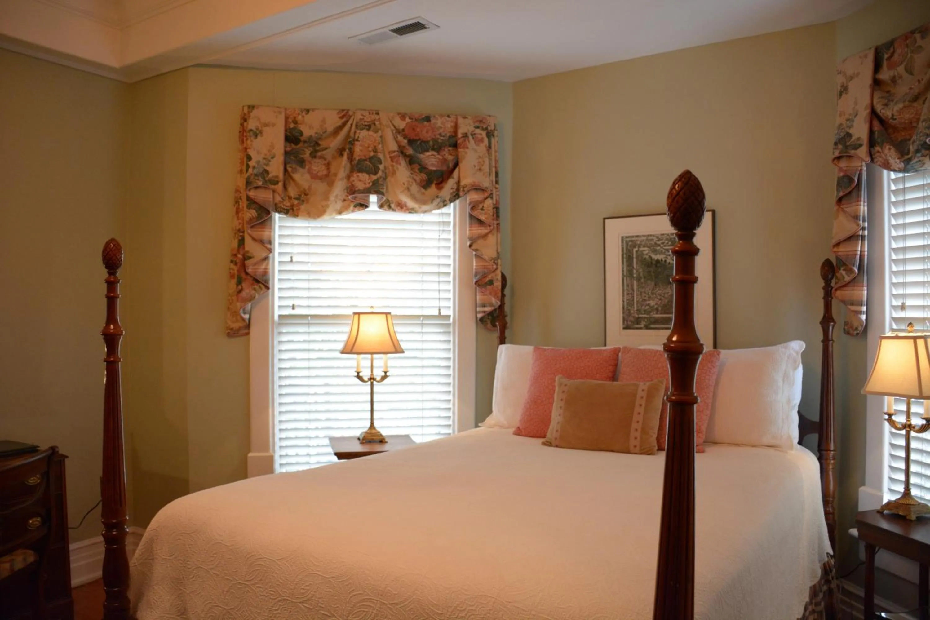 Bed in Bluff View Inn