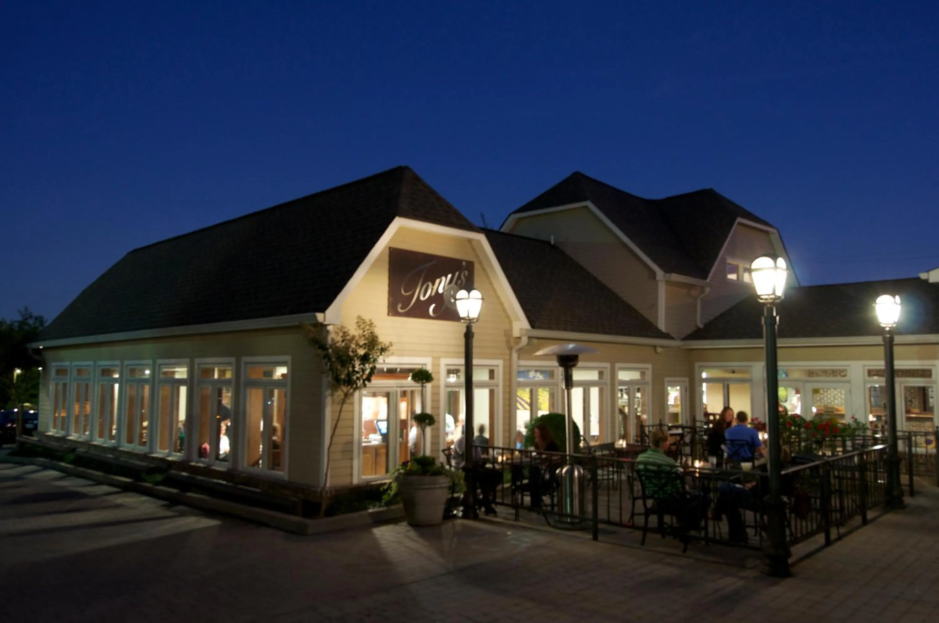 Property building in Bluff View Inn