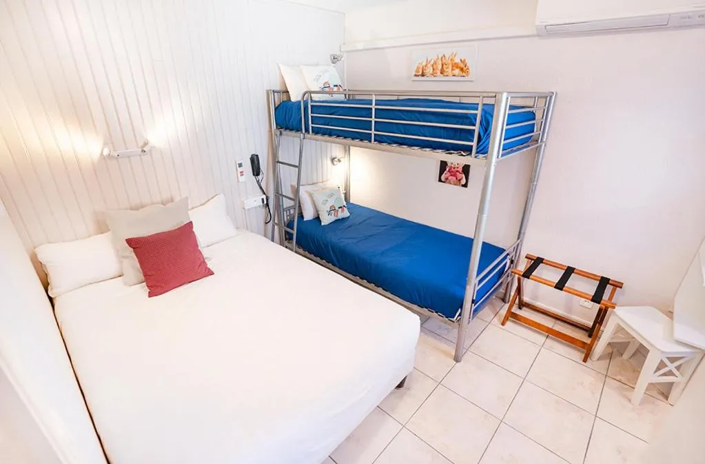 Bedroom, Bed in Logis Hôtel- Hôtel Restaurant Le Rialto