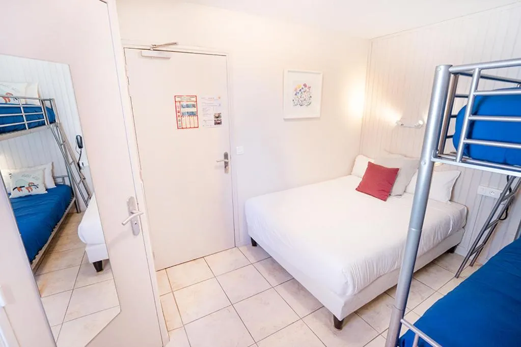 Family, Bed in Logis Hôtel- Hôtel Restaurant Le Rialto