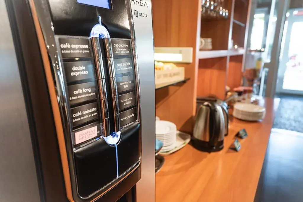 Breakfast in Logis Hôtel- Hôtel Restaurant Le Rialto Breakfast in Logis Hôtel- Hôtel Restaurant Le Rialto