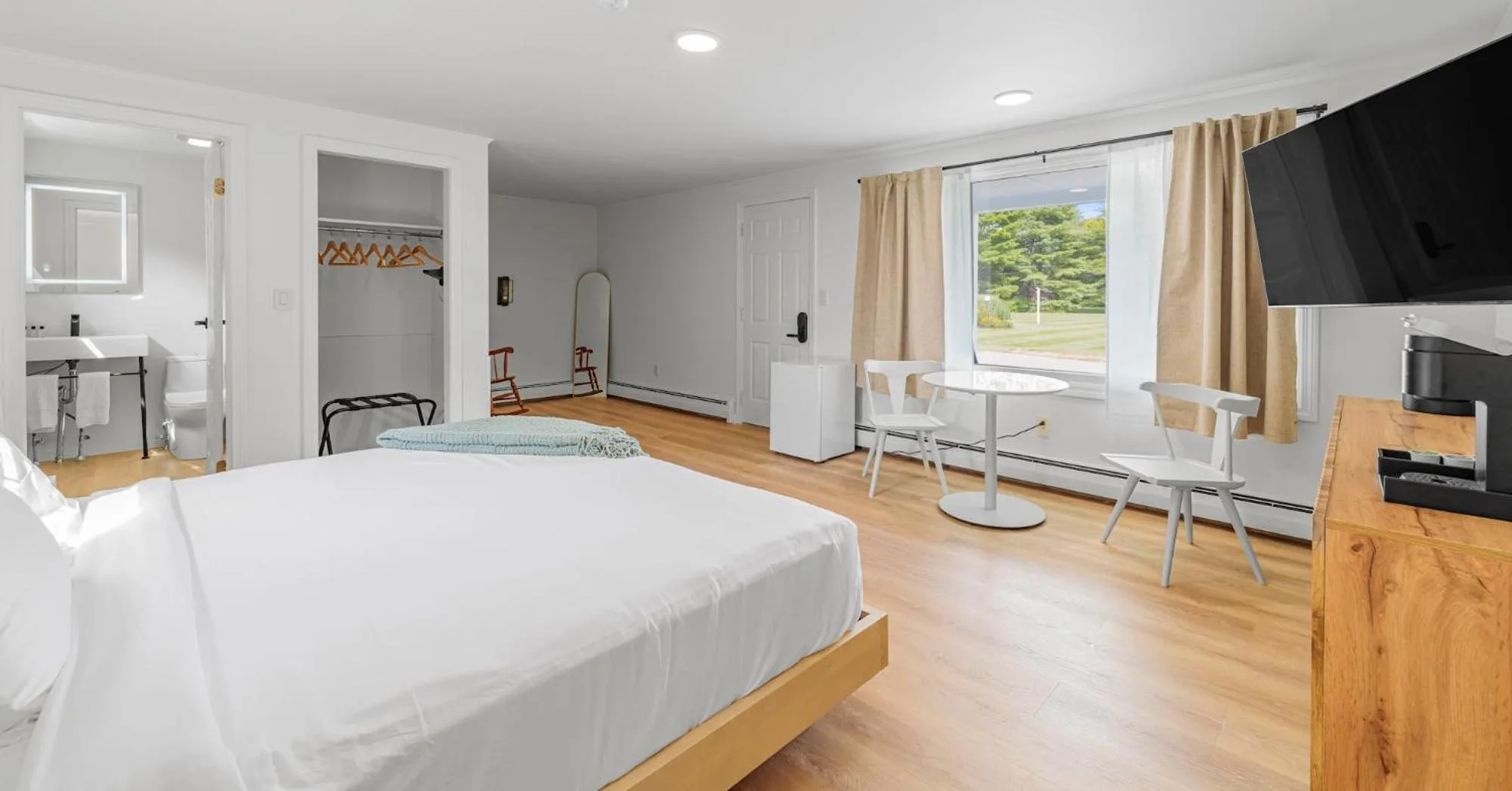 Bed in Aspen at Manchester