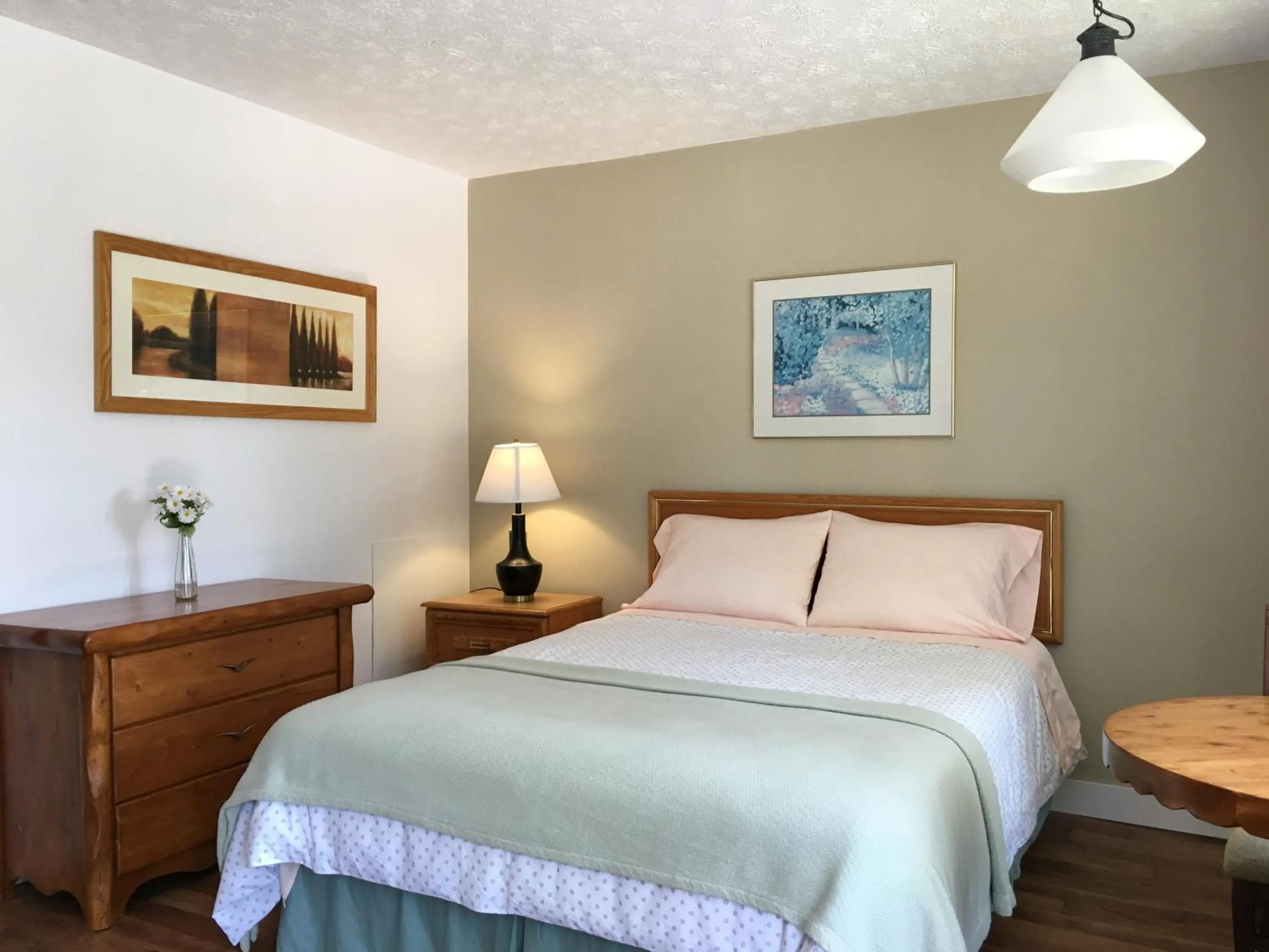 Standard Queen Room in Motel le Sabre