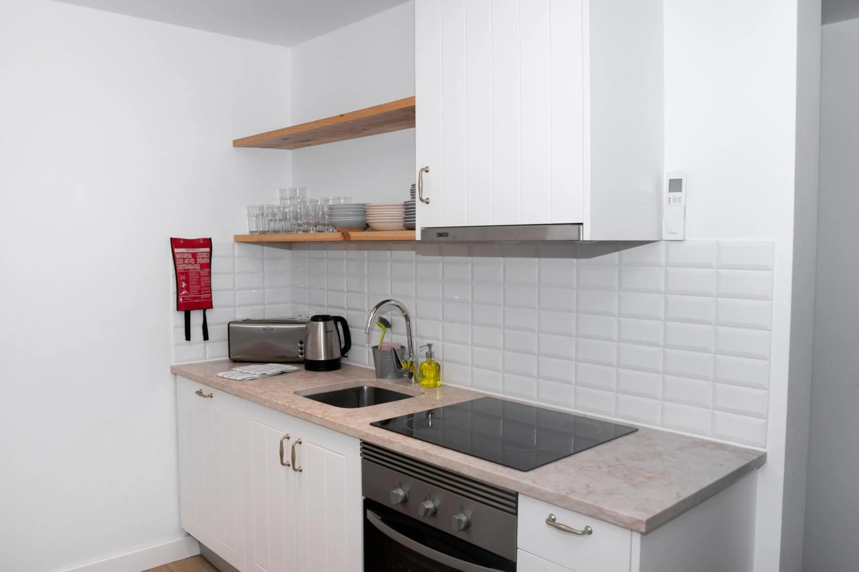 Kitchen or kitchenette in The Salty Lodge