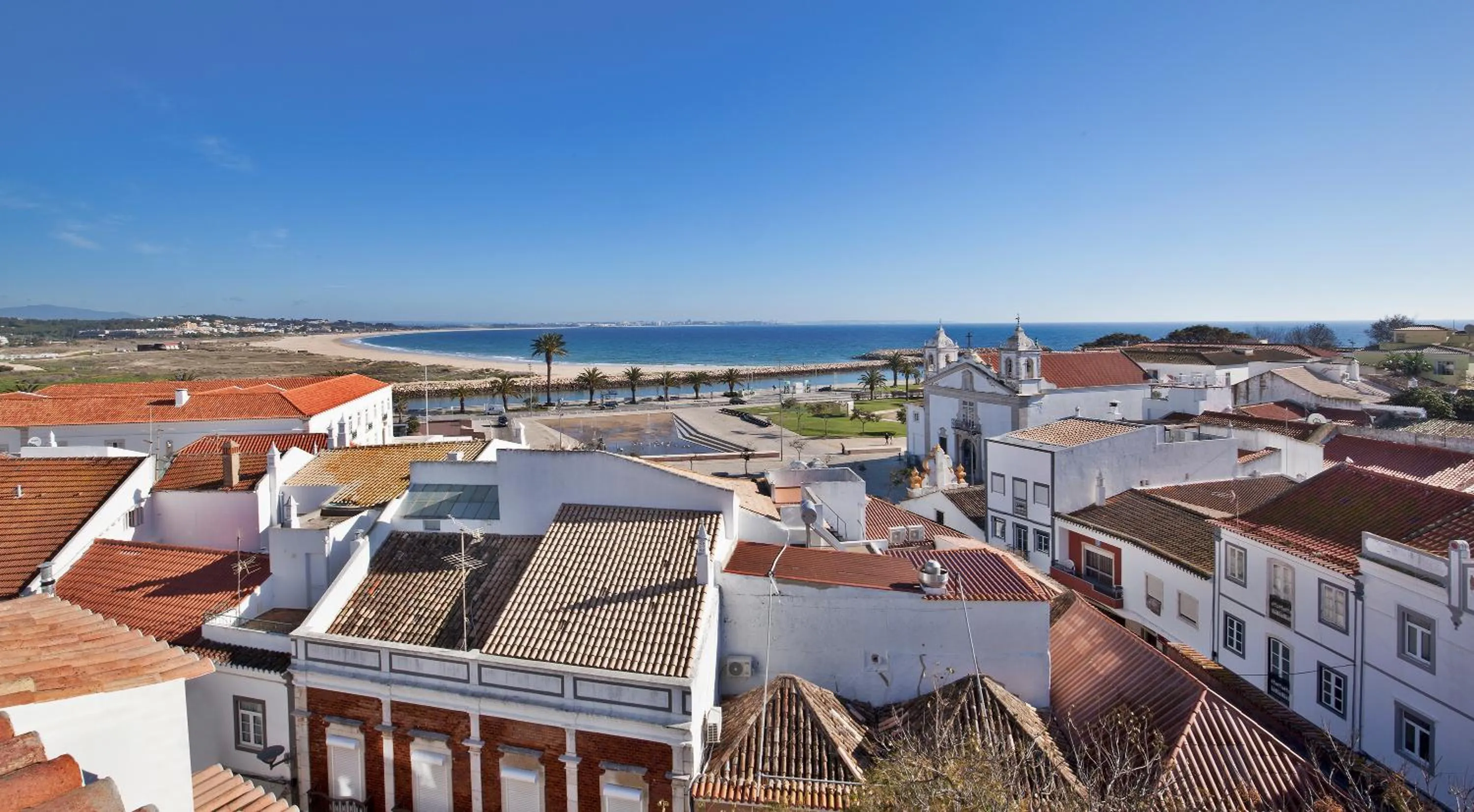 Day in The Salty Lodge