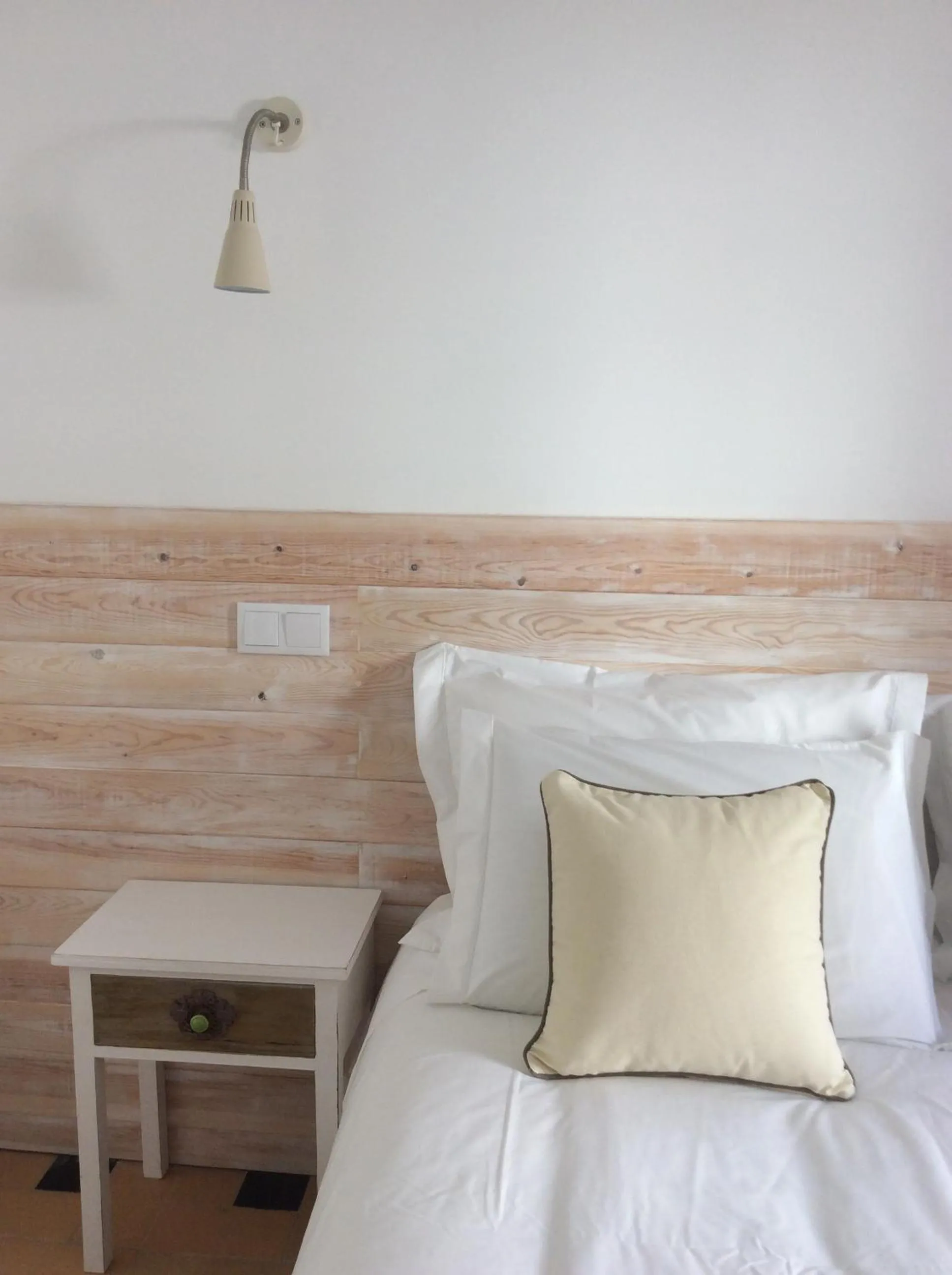 Decorative detail, Bed in The Salty Lodge