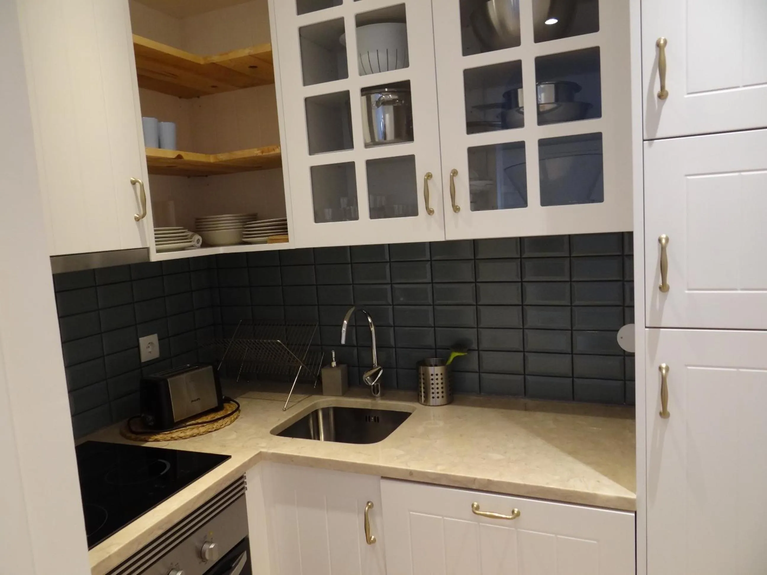 Kitchen or kitchenette in The Salty Lodge