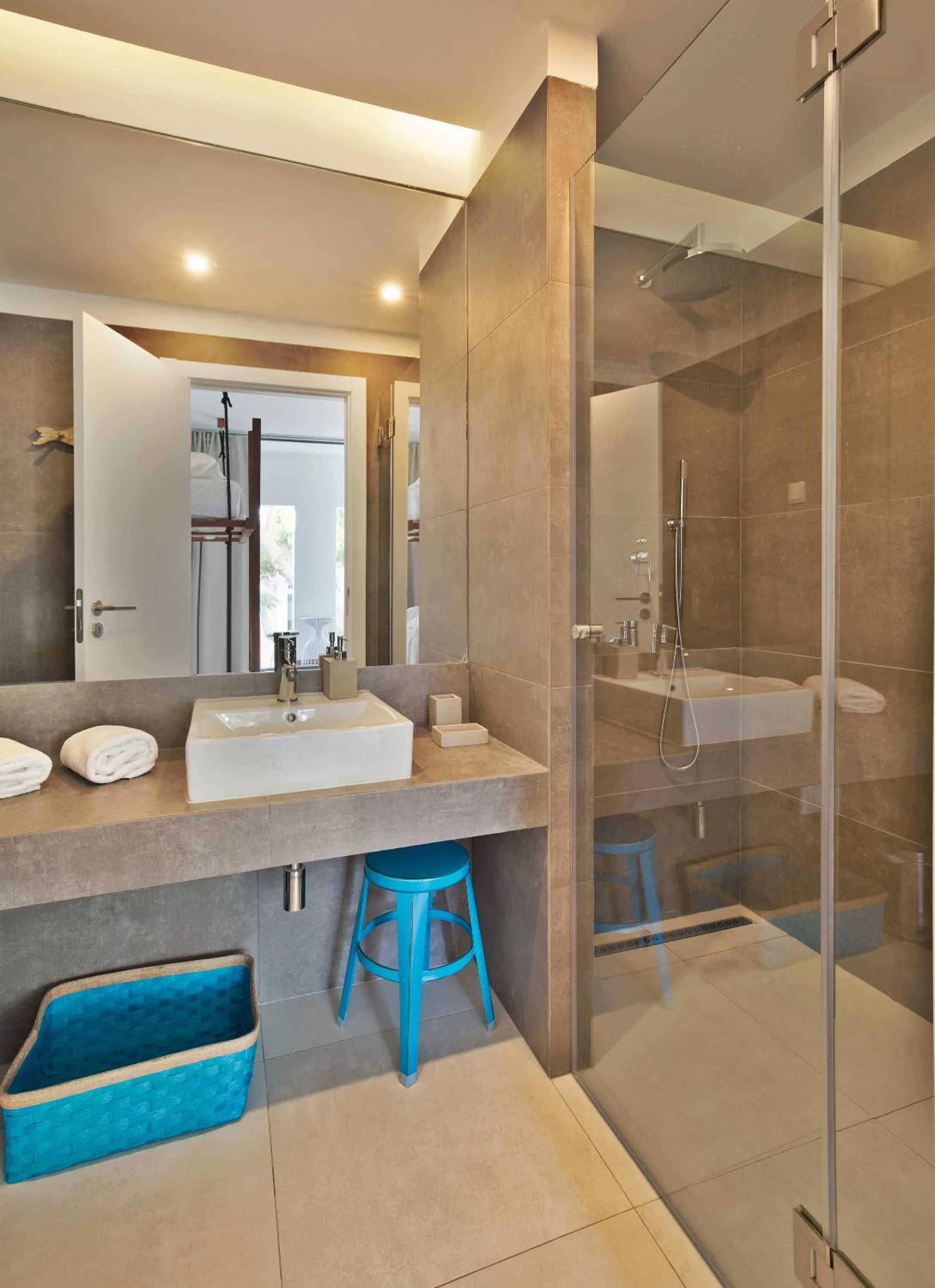 Shower in The Salty Lodge