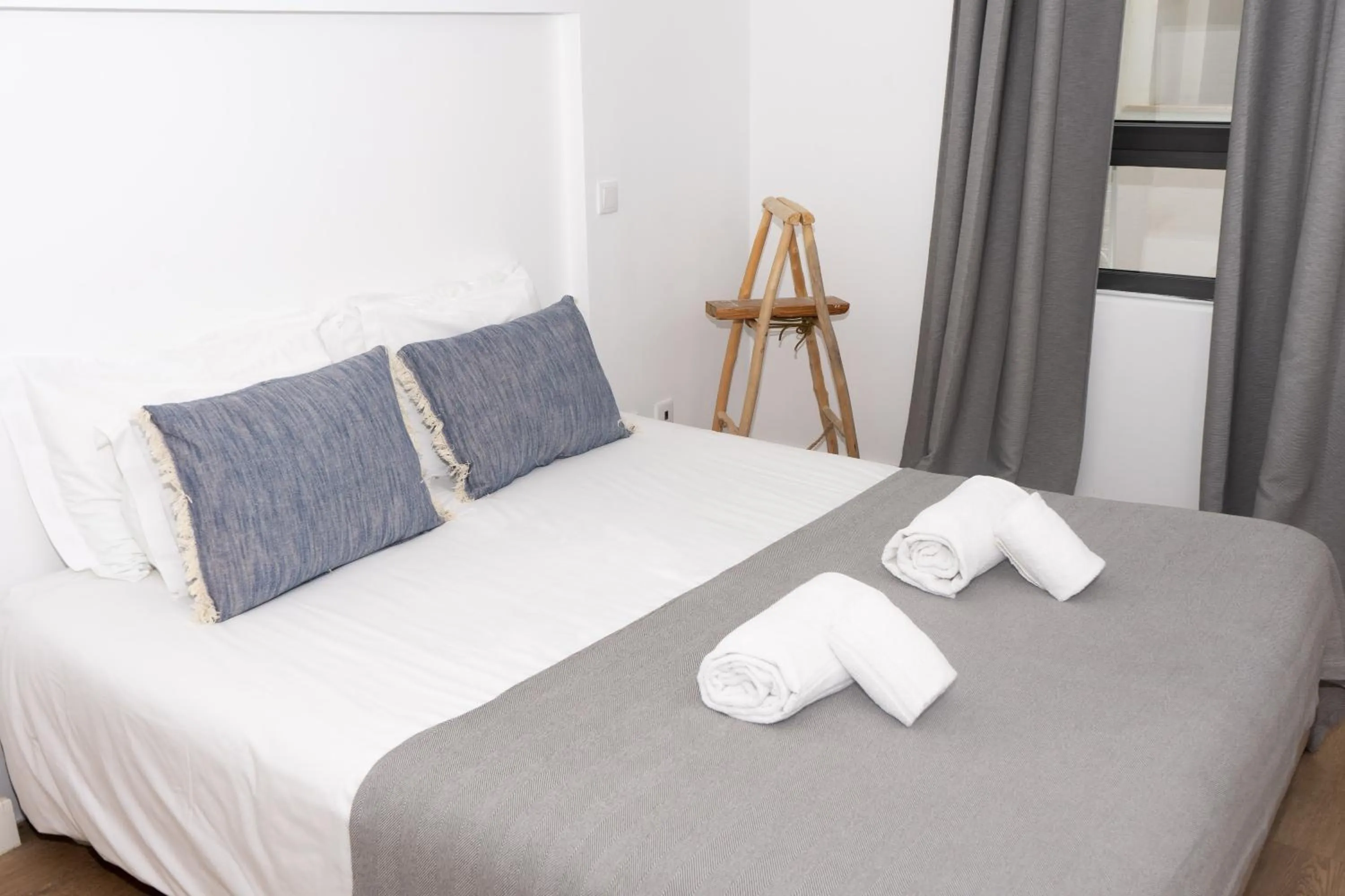 Bedroom, Bed in The Salty Lodge