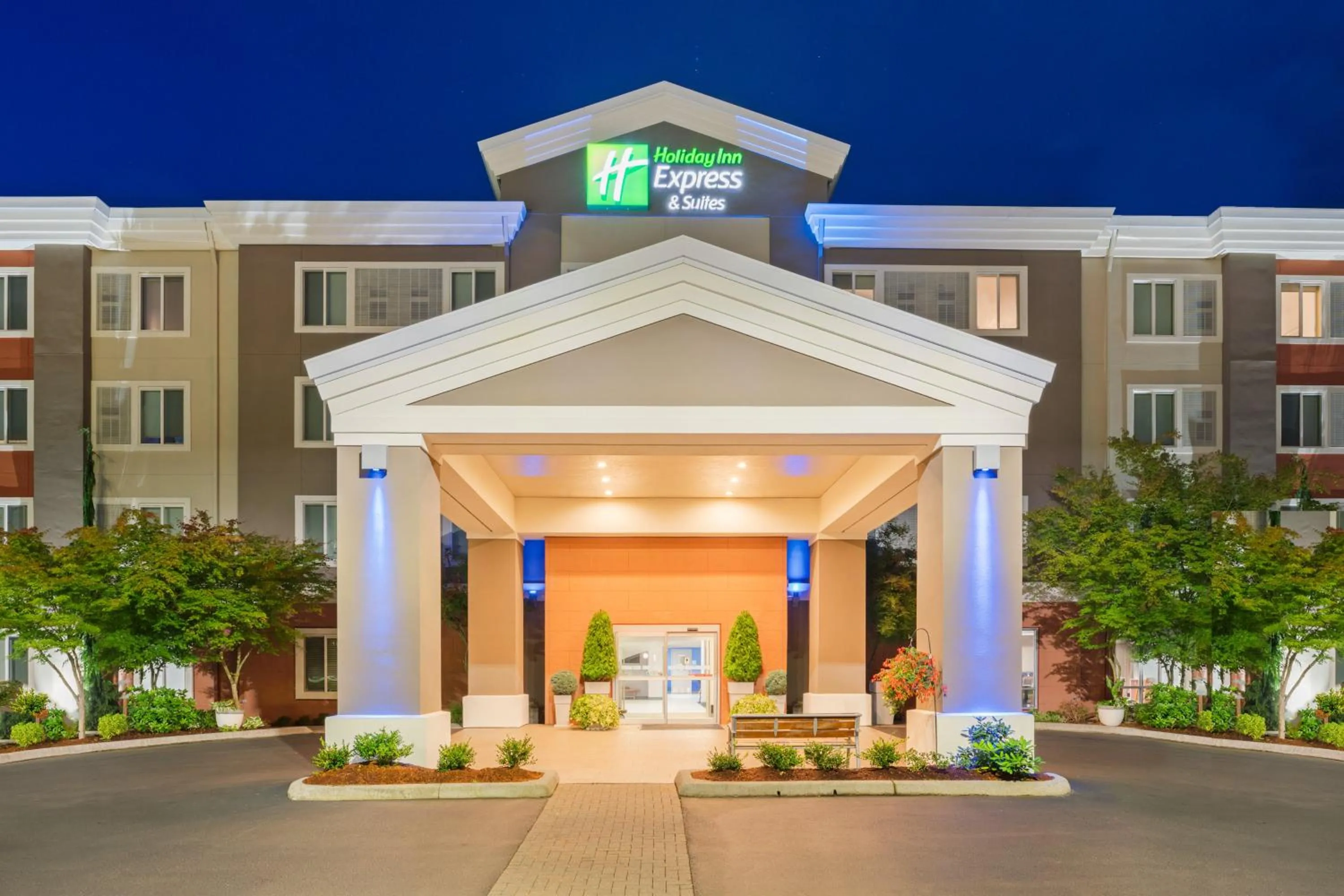 Property building in Holiday Inn Express Hotel & Suites Marysville by IHG