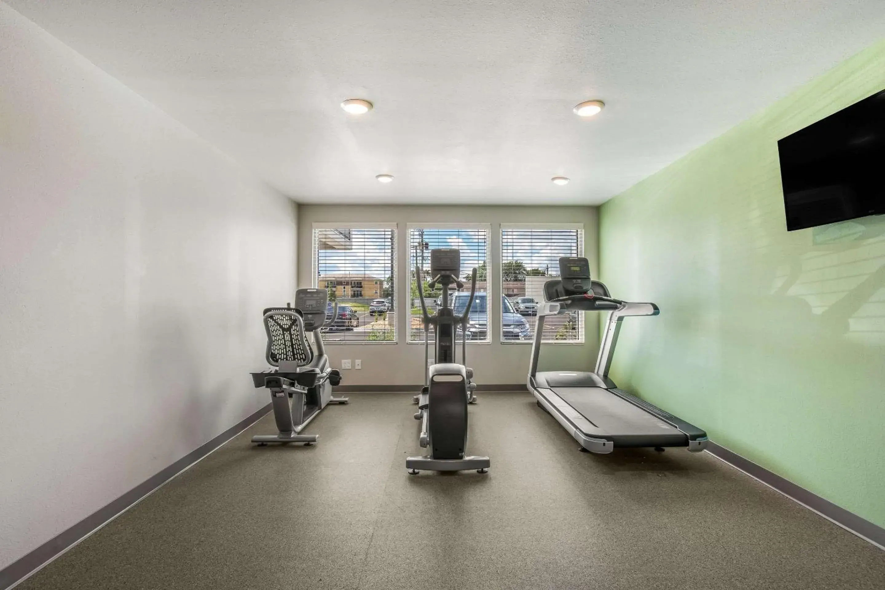 Fitness centre/facilities in WoodSpring Suites Chicago Midway Fitness centre/facilities in WoodSpring Suites Chicago Midway