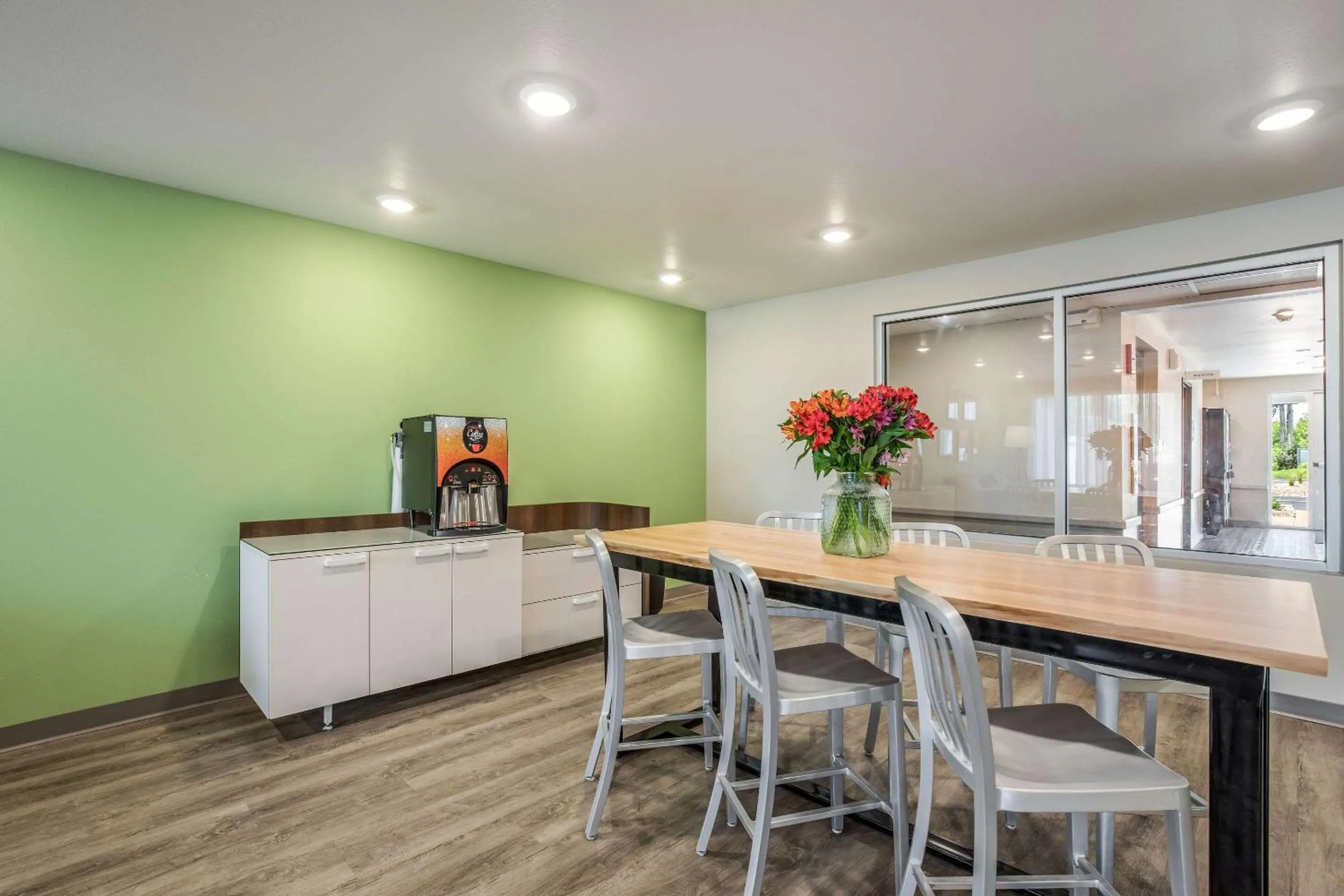 Lobby or reception in WoodSpring Suites Chicago Midway