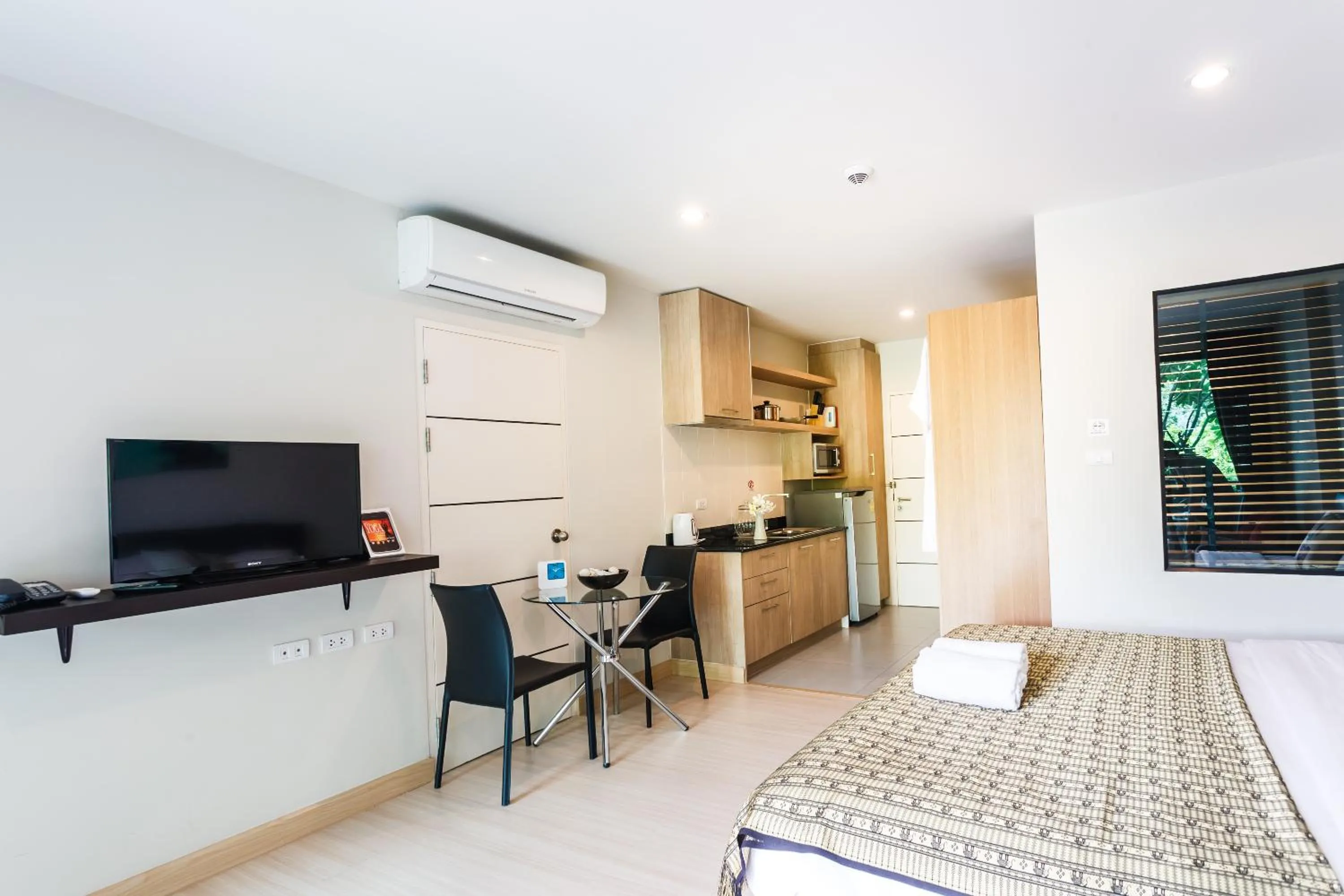 TV and multimedia in Apartments at The Bliss Condo by Lofty