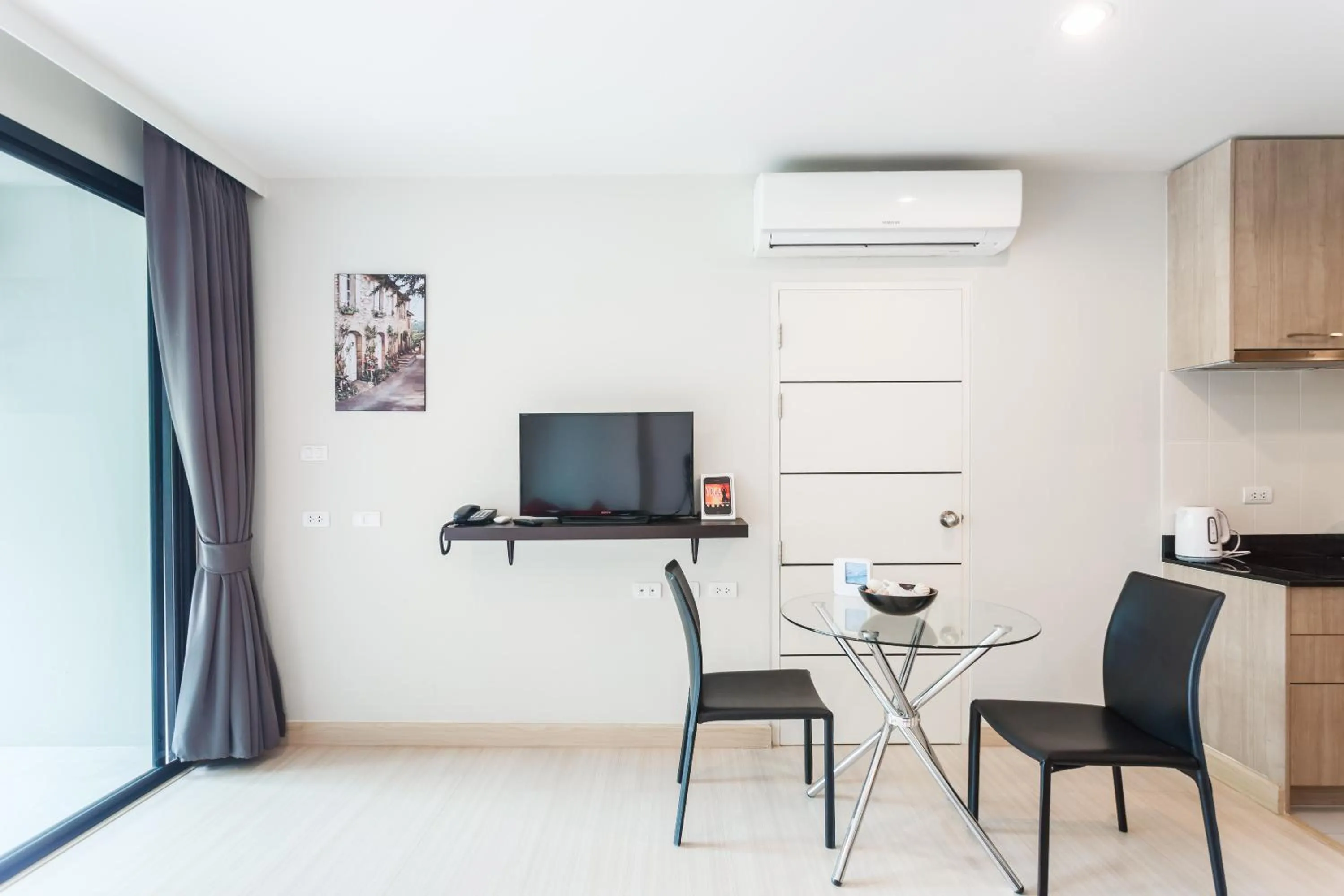 TV and multimedia in Apartments at The Bliss Condo by Lofty