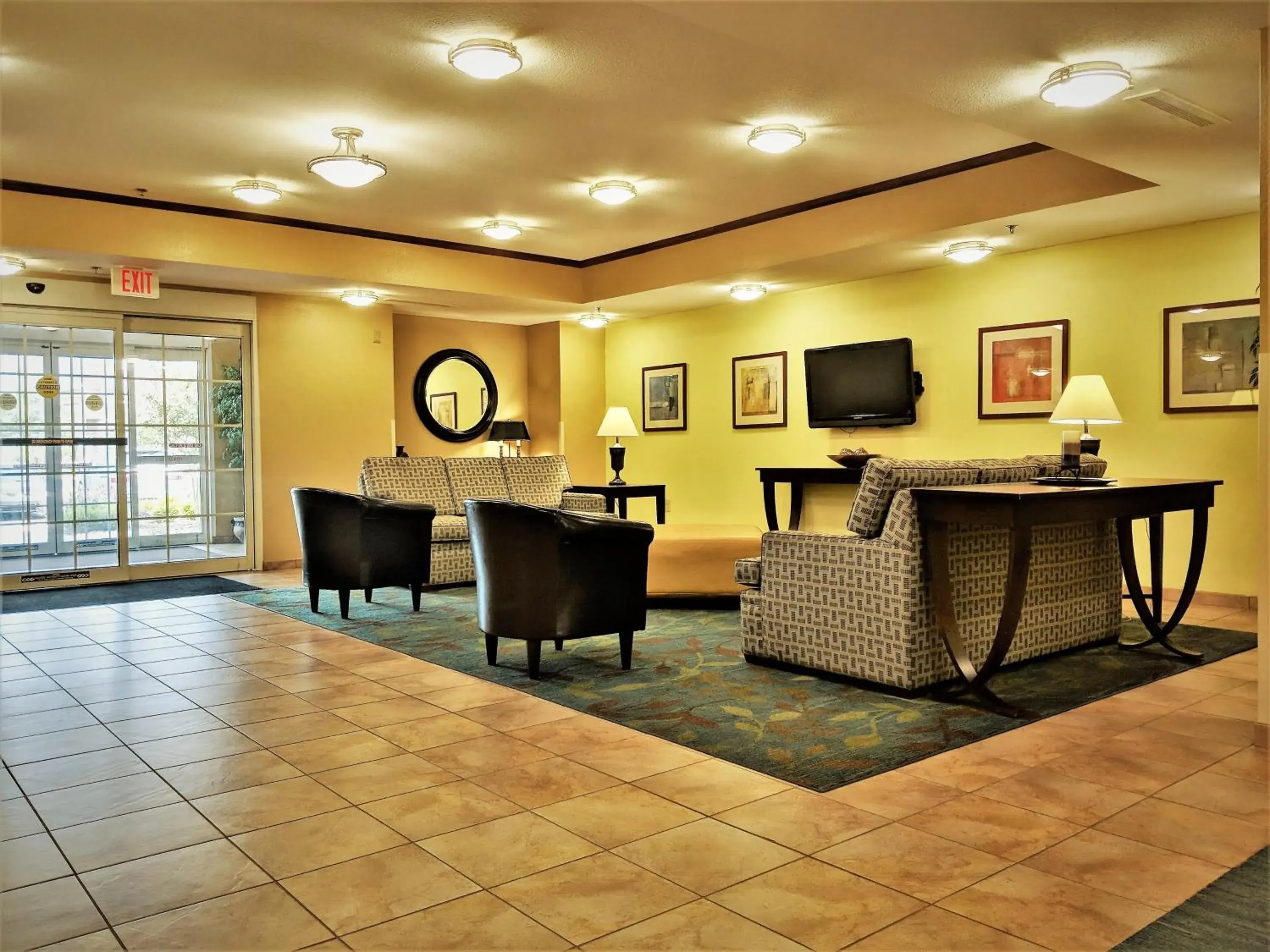 Property building, Lobby/Reception in Candlewood Suites Macon