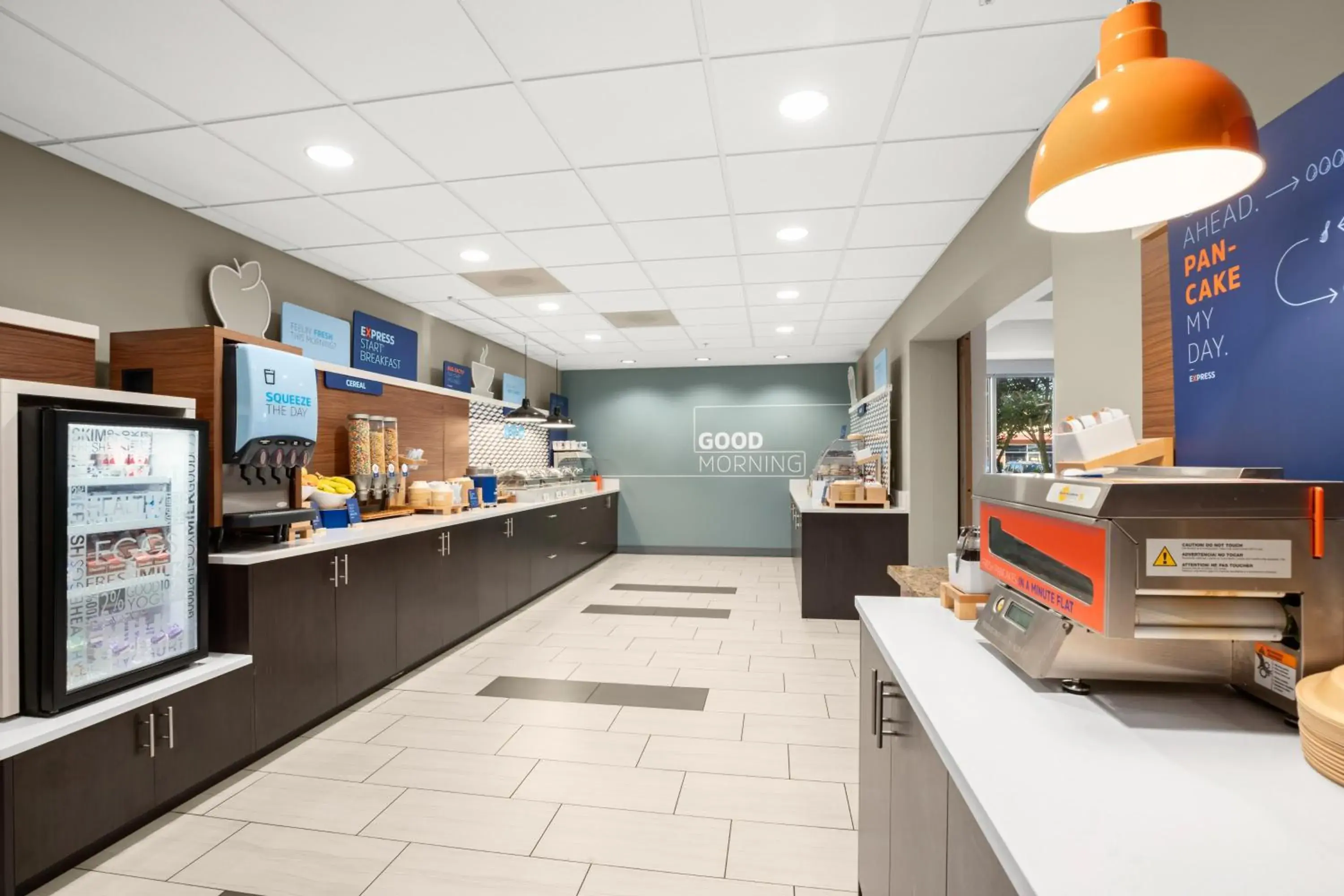 Breakfast in Holiday Inn Express and Suites Sumner by IHG Breakfast in Holiday Inn Express and Suites Sumner by IHG