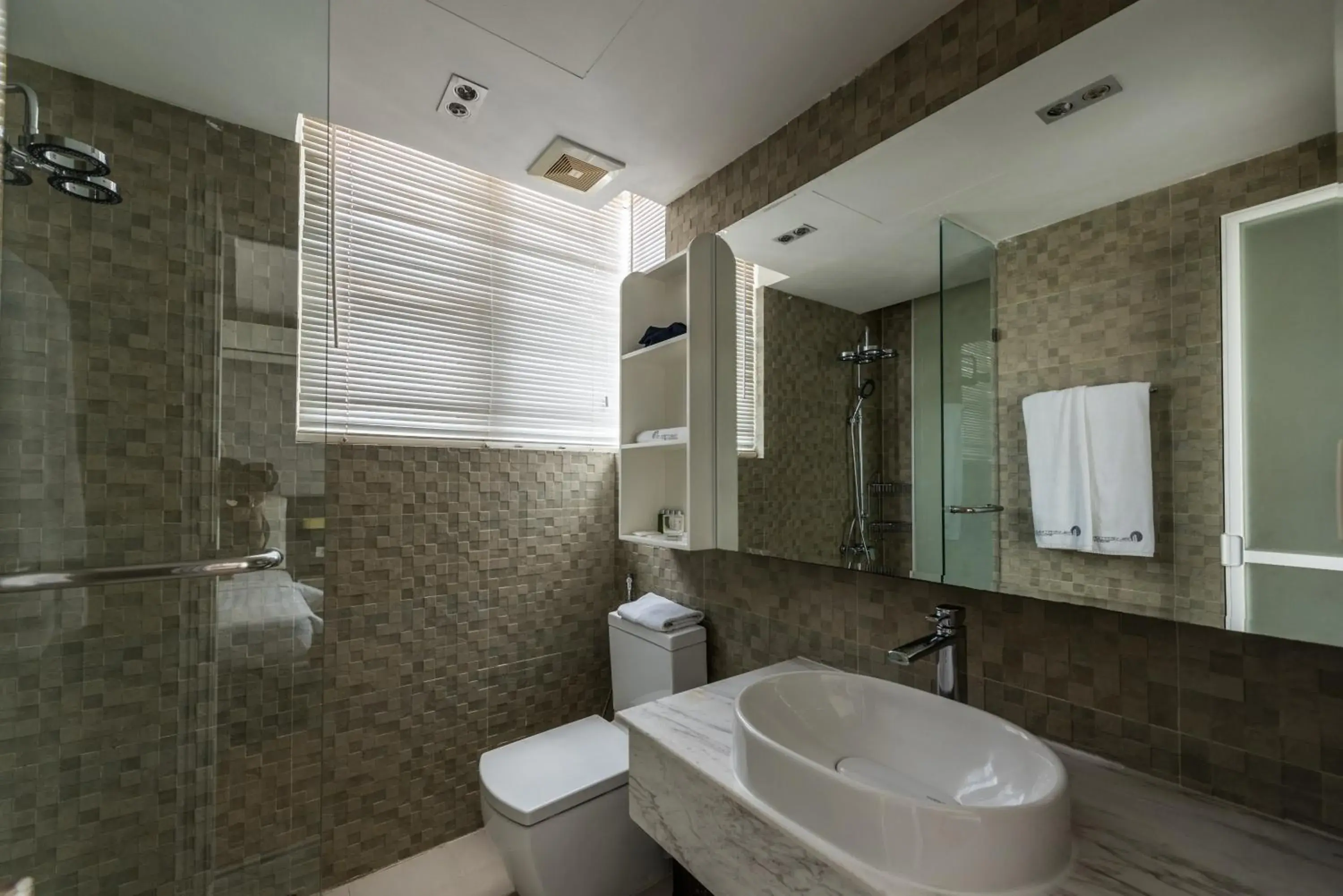 Bathroom in Naki Suites @ Silvertown Bathroom in Naki Suites @ Silvertown