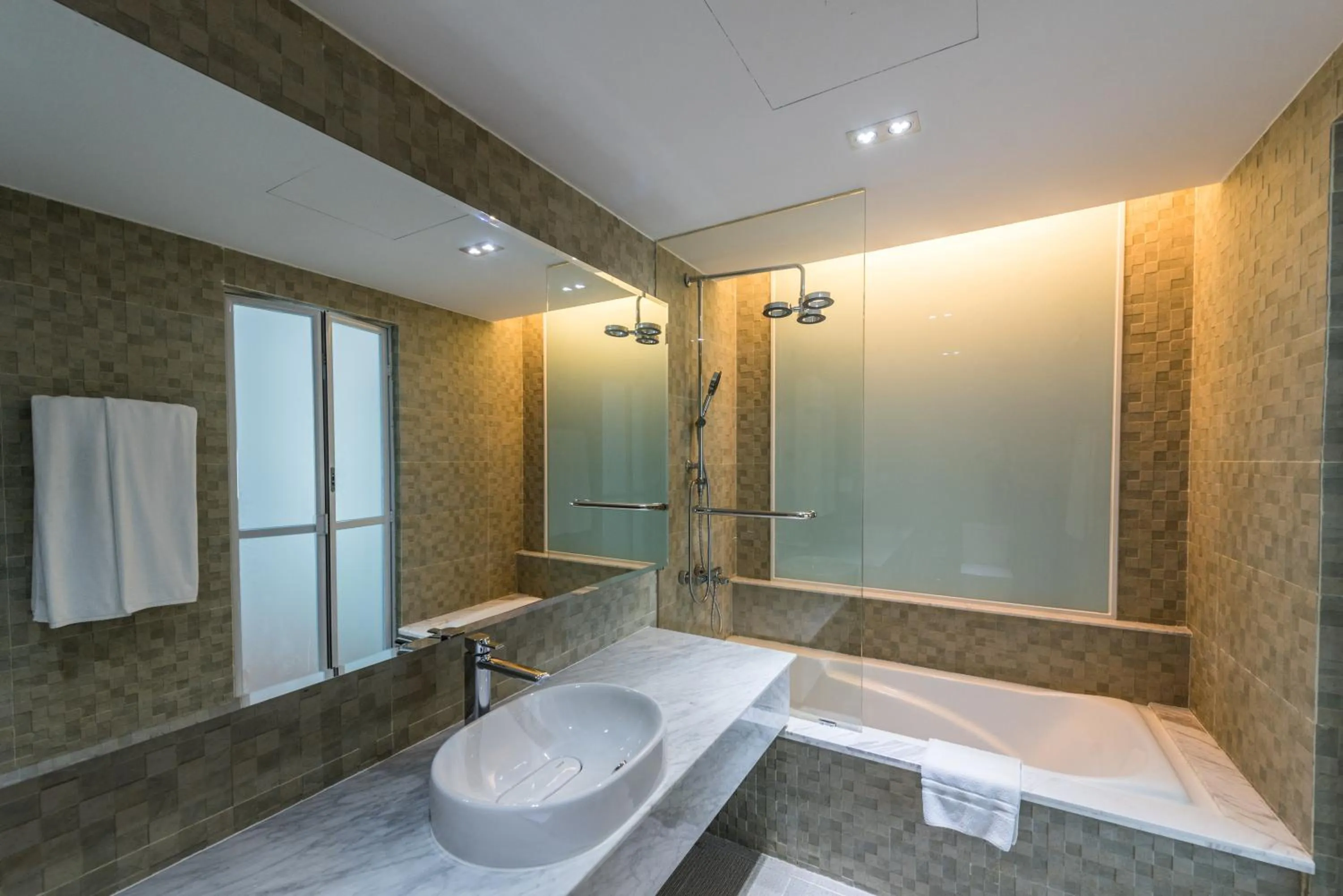 Shower in Naki Suites @ Silvertown