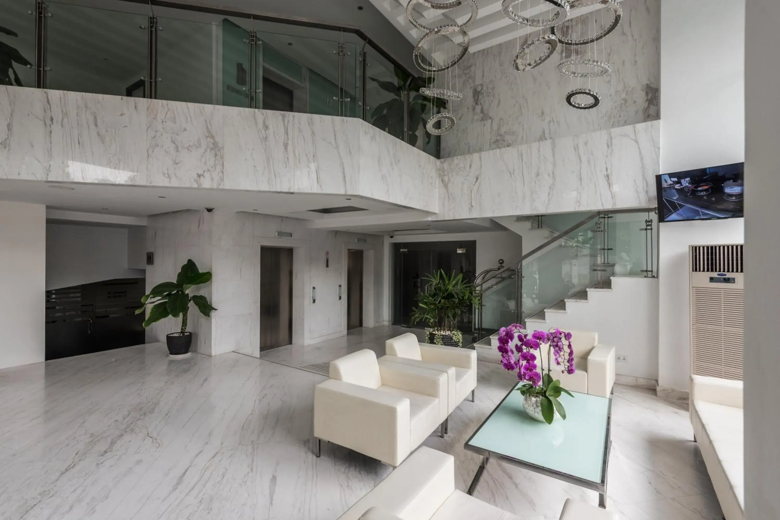 Lobby or reception in Naki Suites @ Silvertown Lobby or reception in Naki Suites @ Silvertown