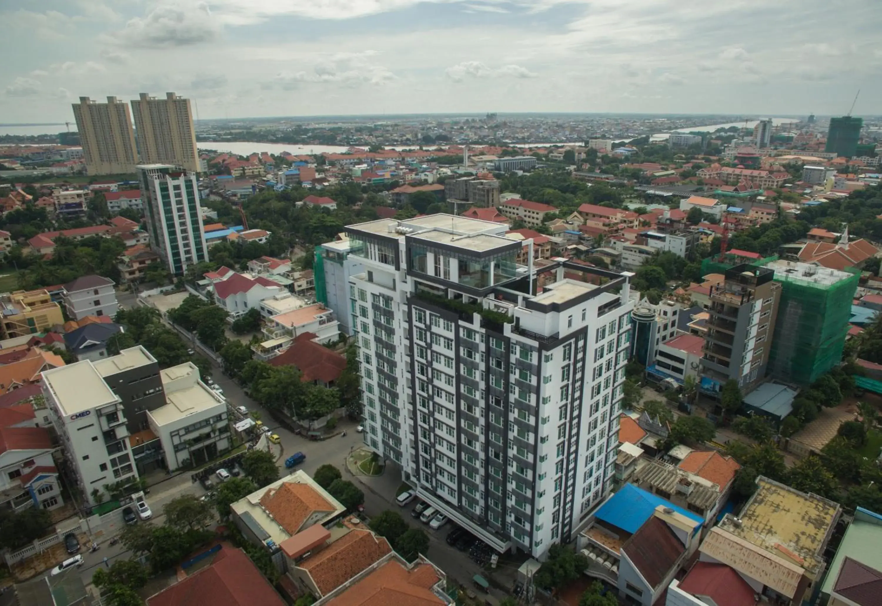 Restaurant/places to eat in Naki Suites @ Silvertown Restaurant/places to eat in Naki Suites @ Silvertown