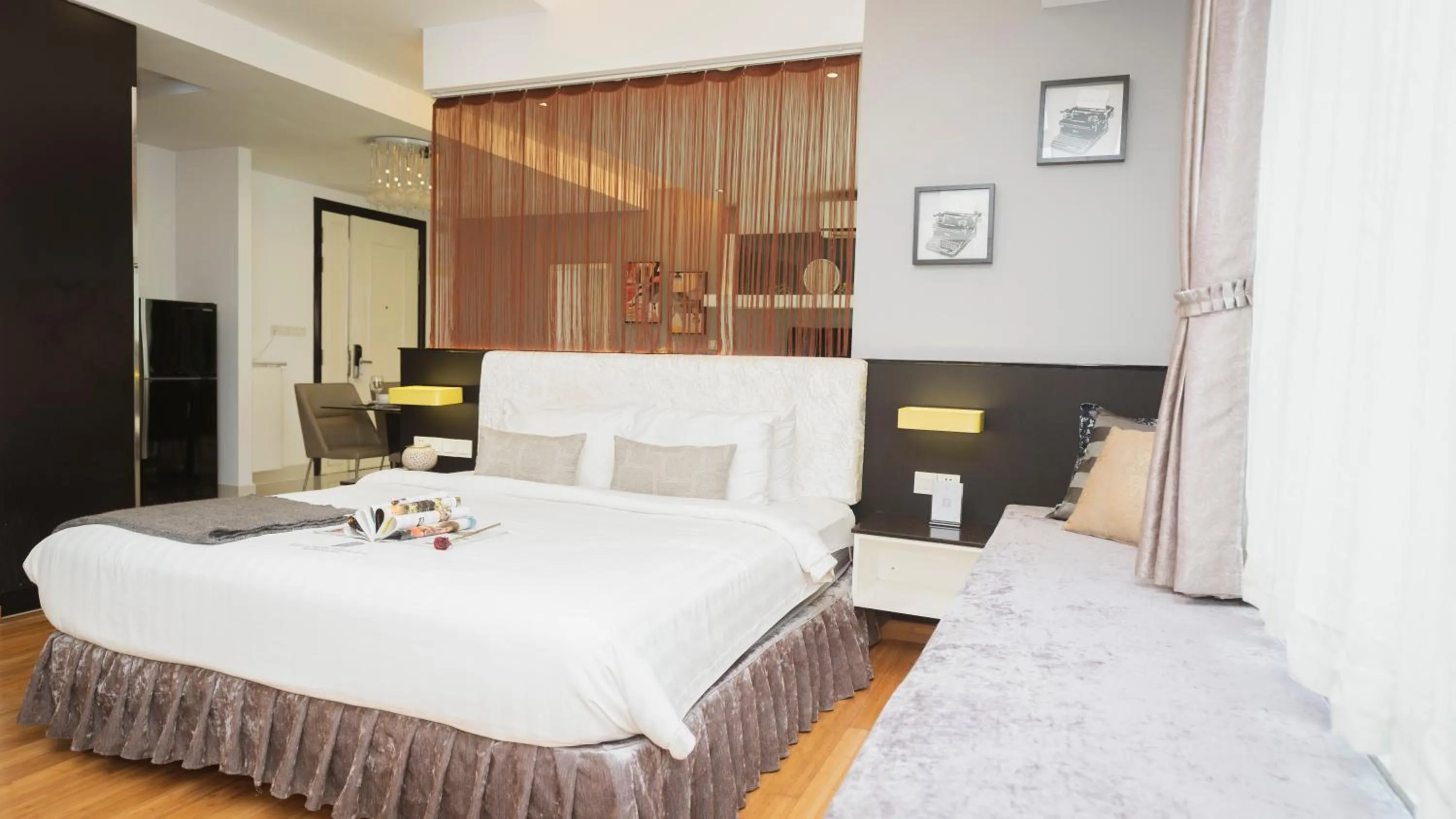 Bedroom, Bed in Naki Suites @ Silvertown