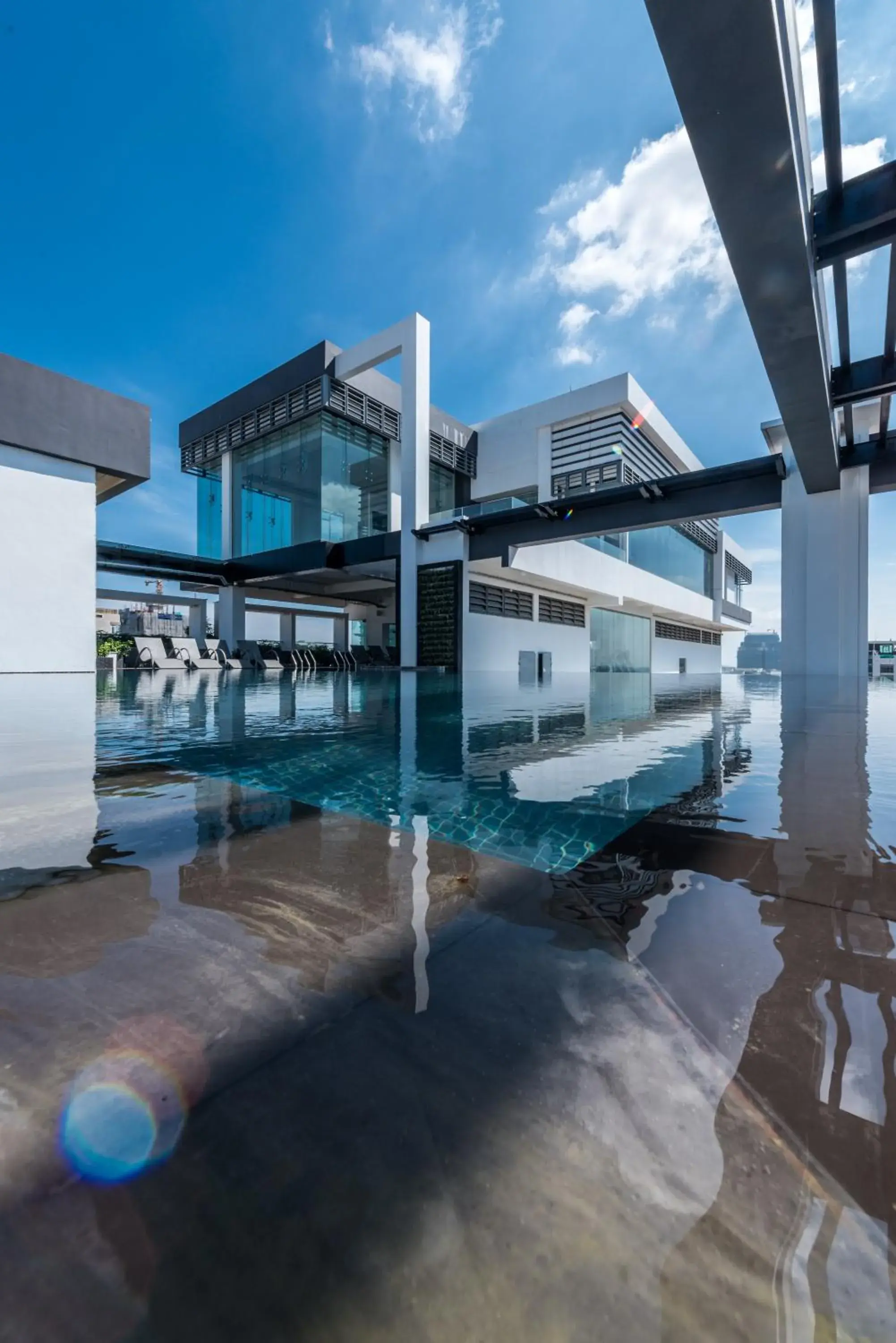 Property building in Naki Suites @ Silvertown Property building in Naki Suites @ Silvertown